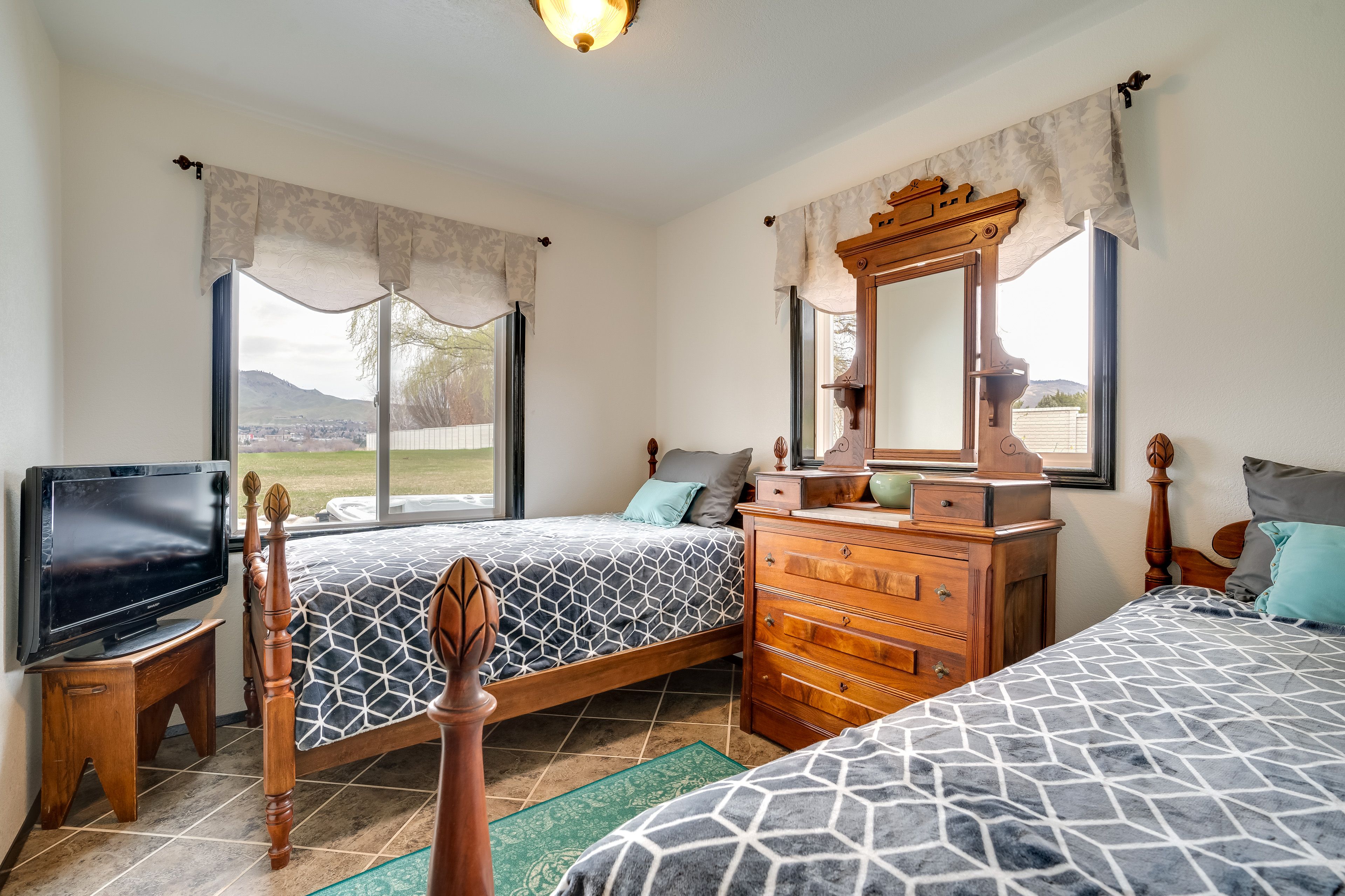 Bedroom 3 | 2 Twin Beds