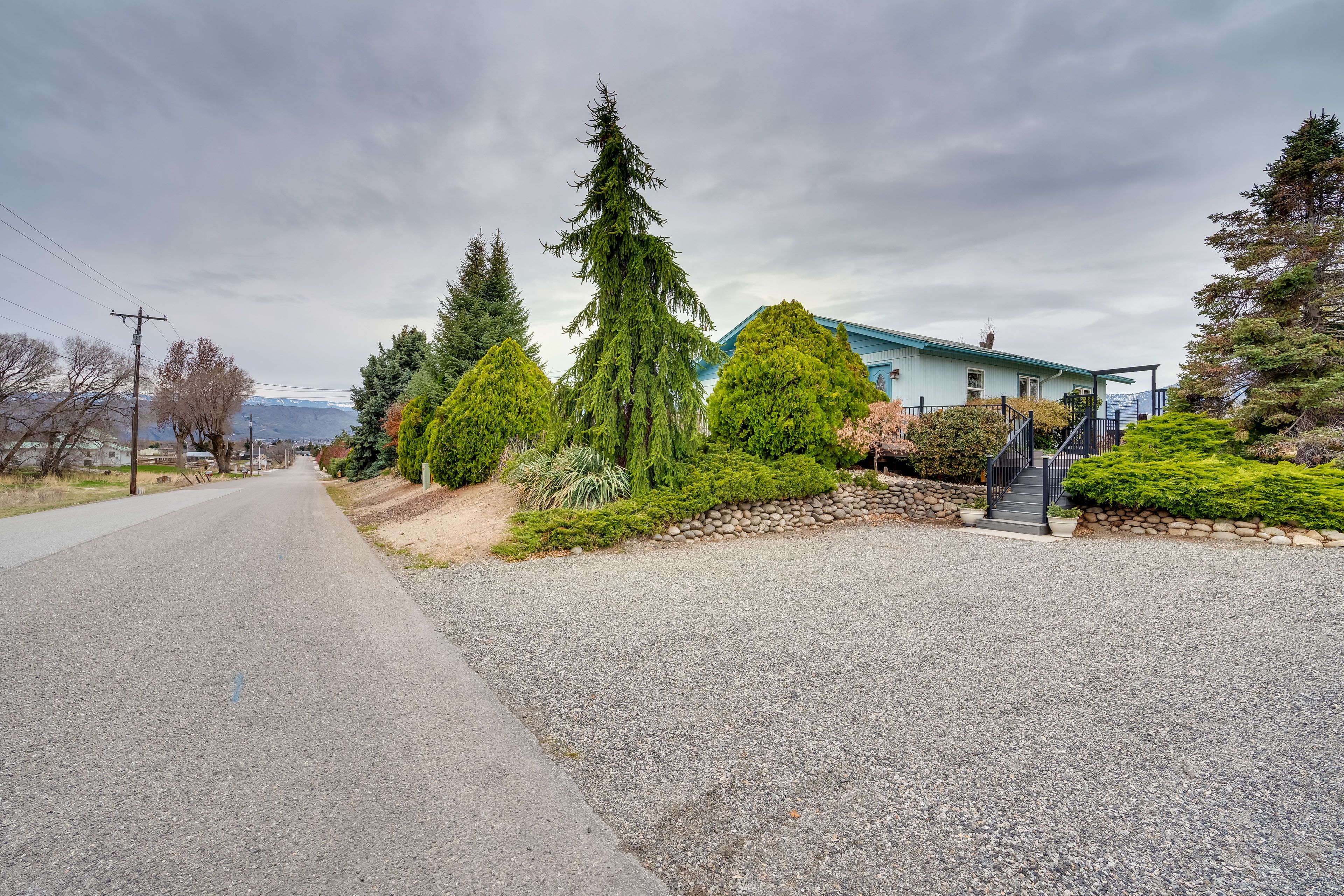 Parking | Driveway (3 Vehicles) | Free Street Parking