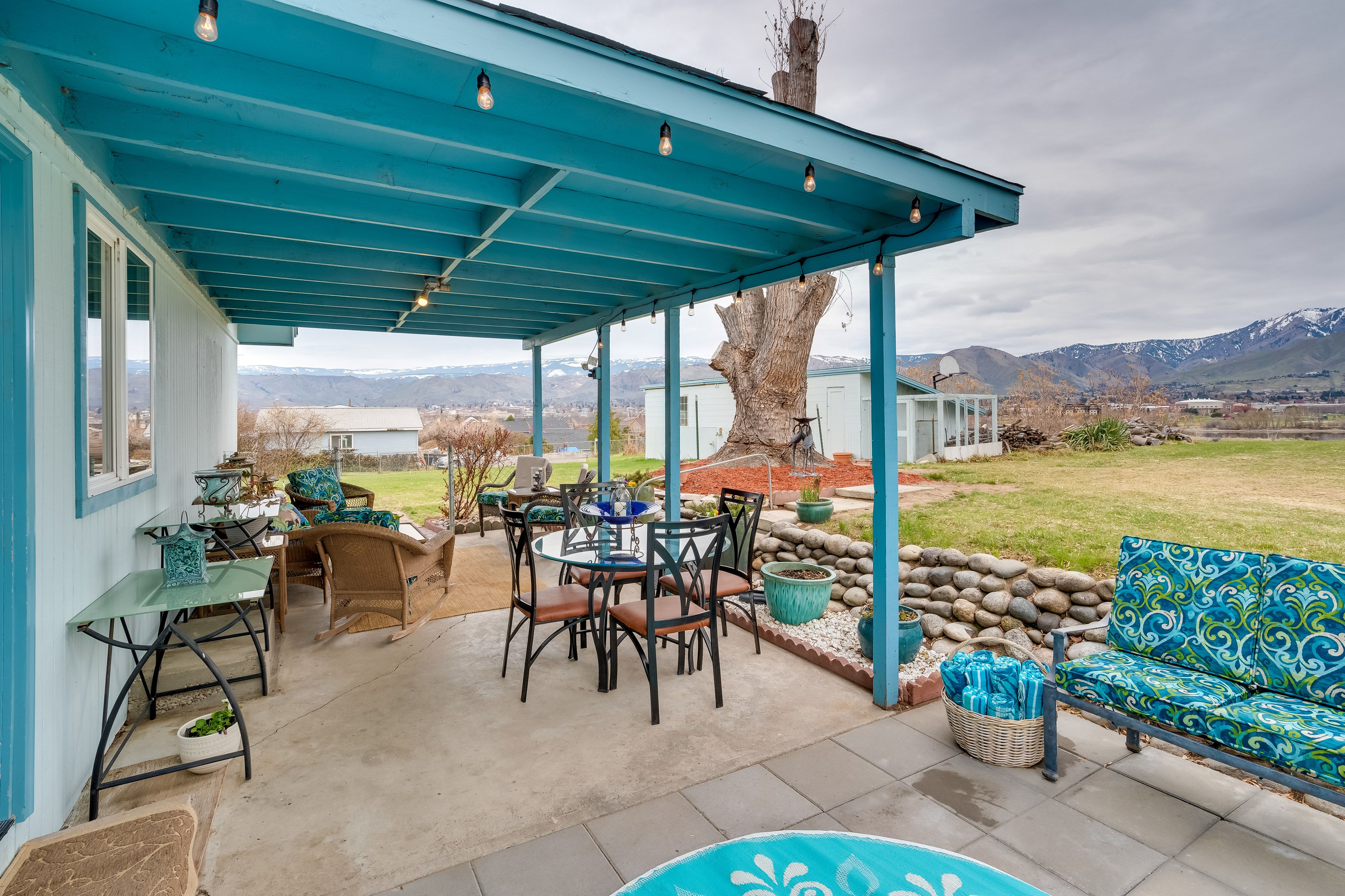 Covered Patio | Hot Tub