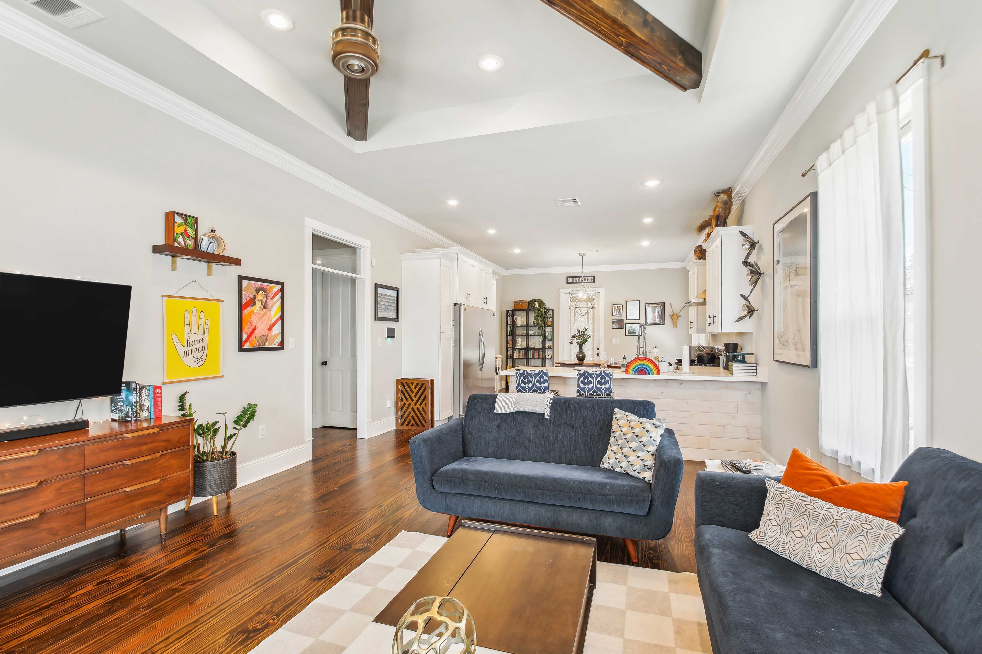 Living Room | Smart TV | Central A/C | Electric Heat
