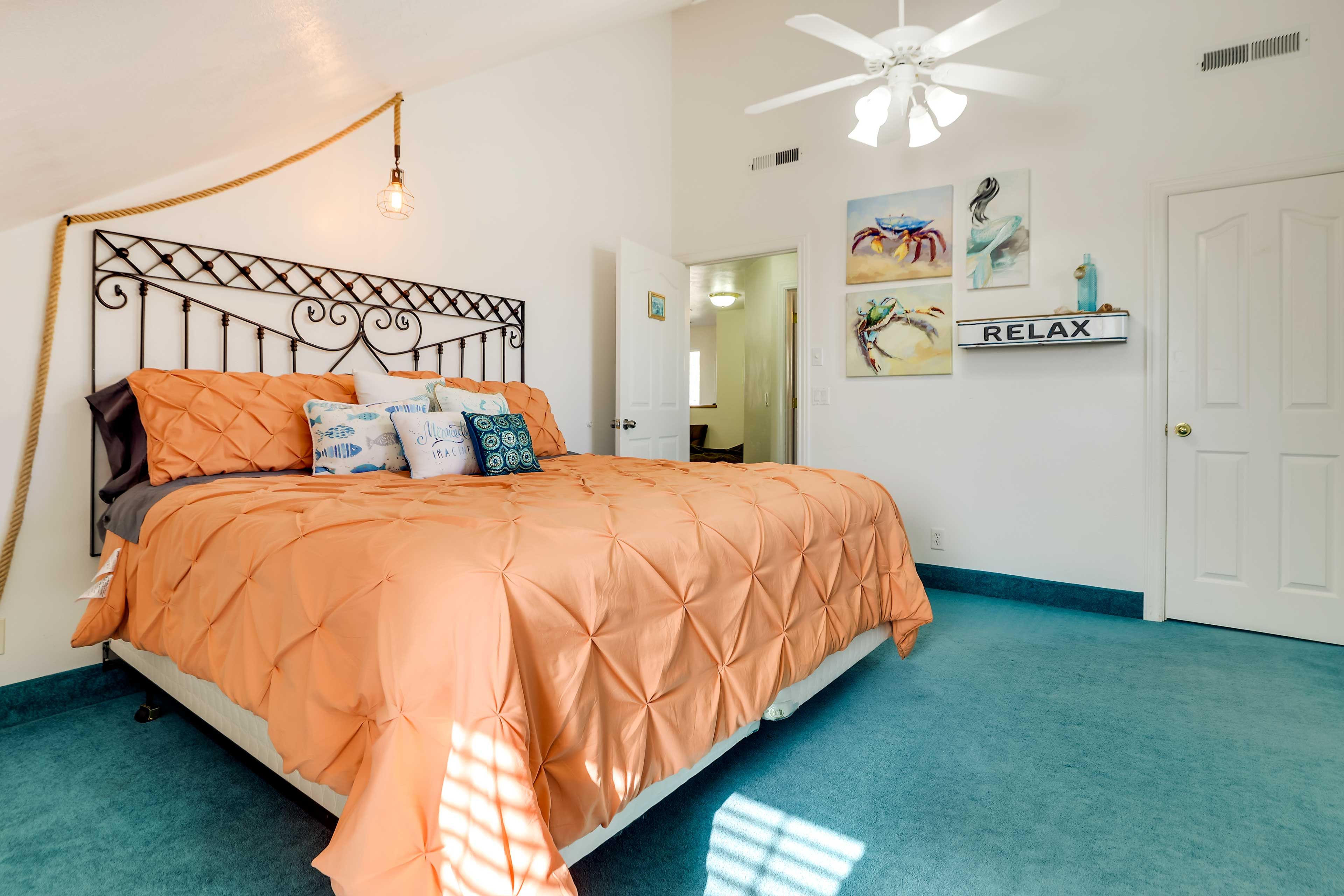 Bedroom 7 (Mermaid Room) | King Bed