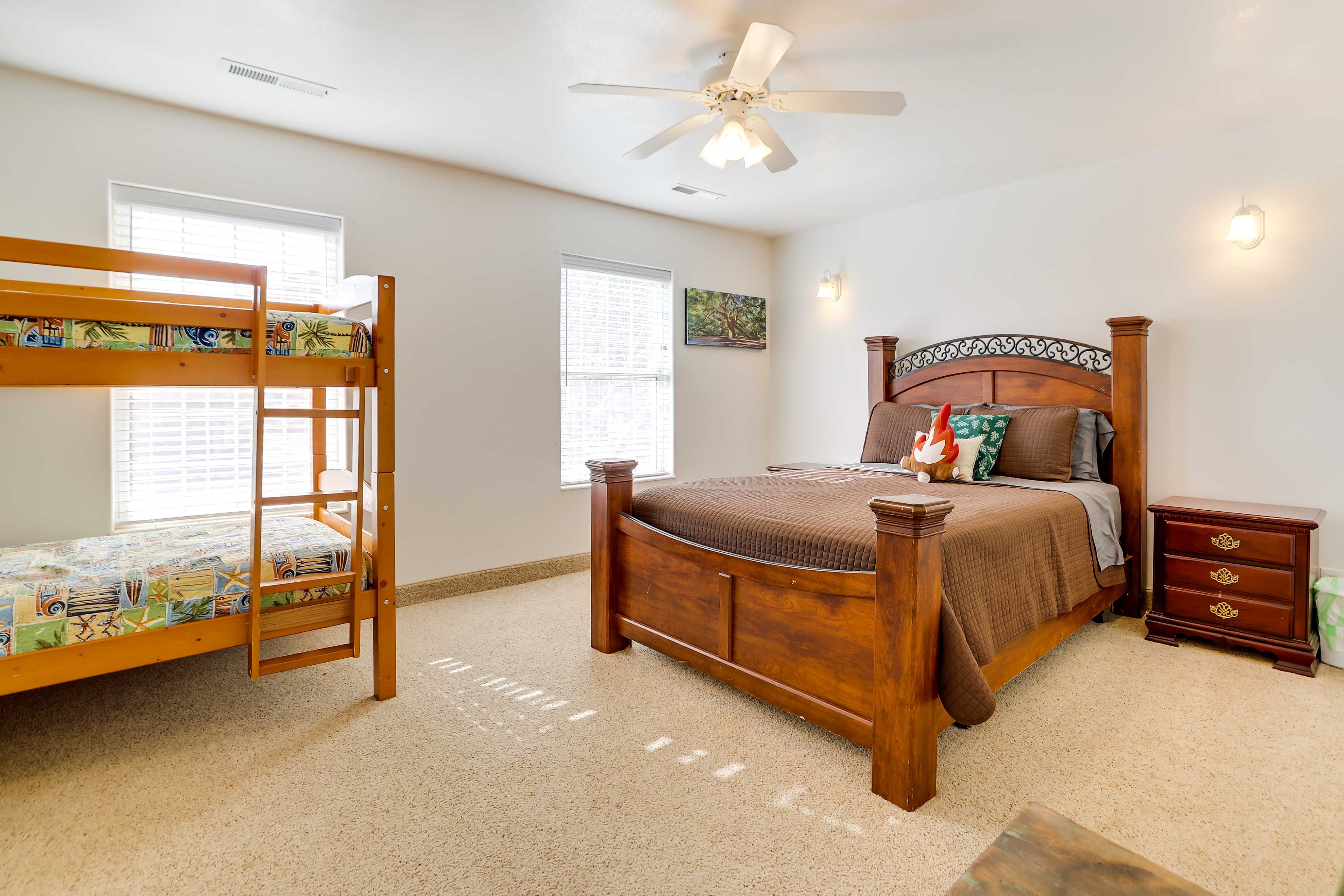 Bedroom 8 (Tree Room) | Queen Bed | Twin Bunk Bed