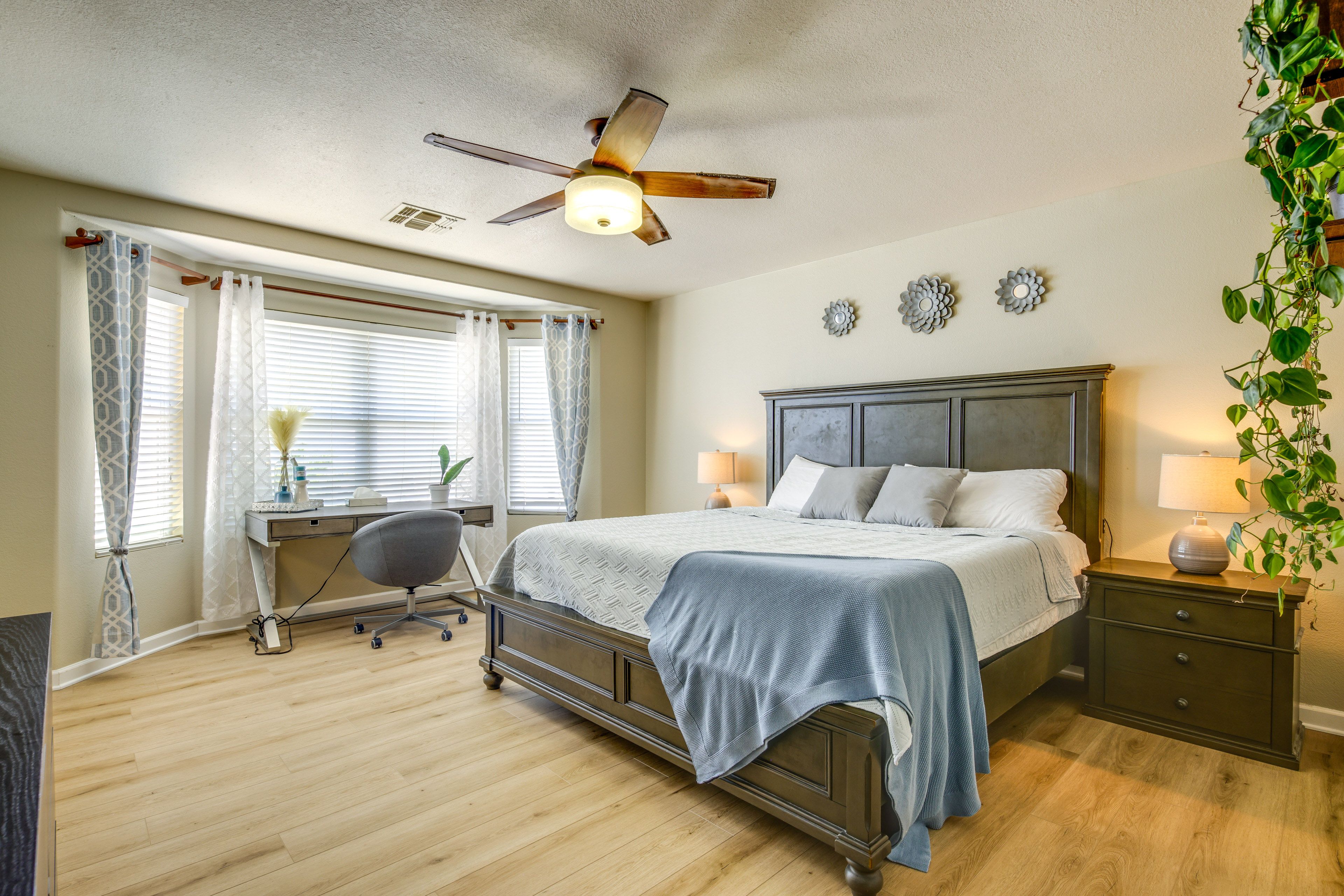 Bedroom 1 | King Bed | Linens & Towels | Smart TV | Desk | En-Suite Bathroom