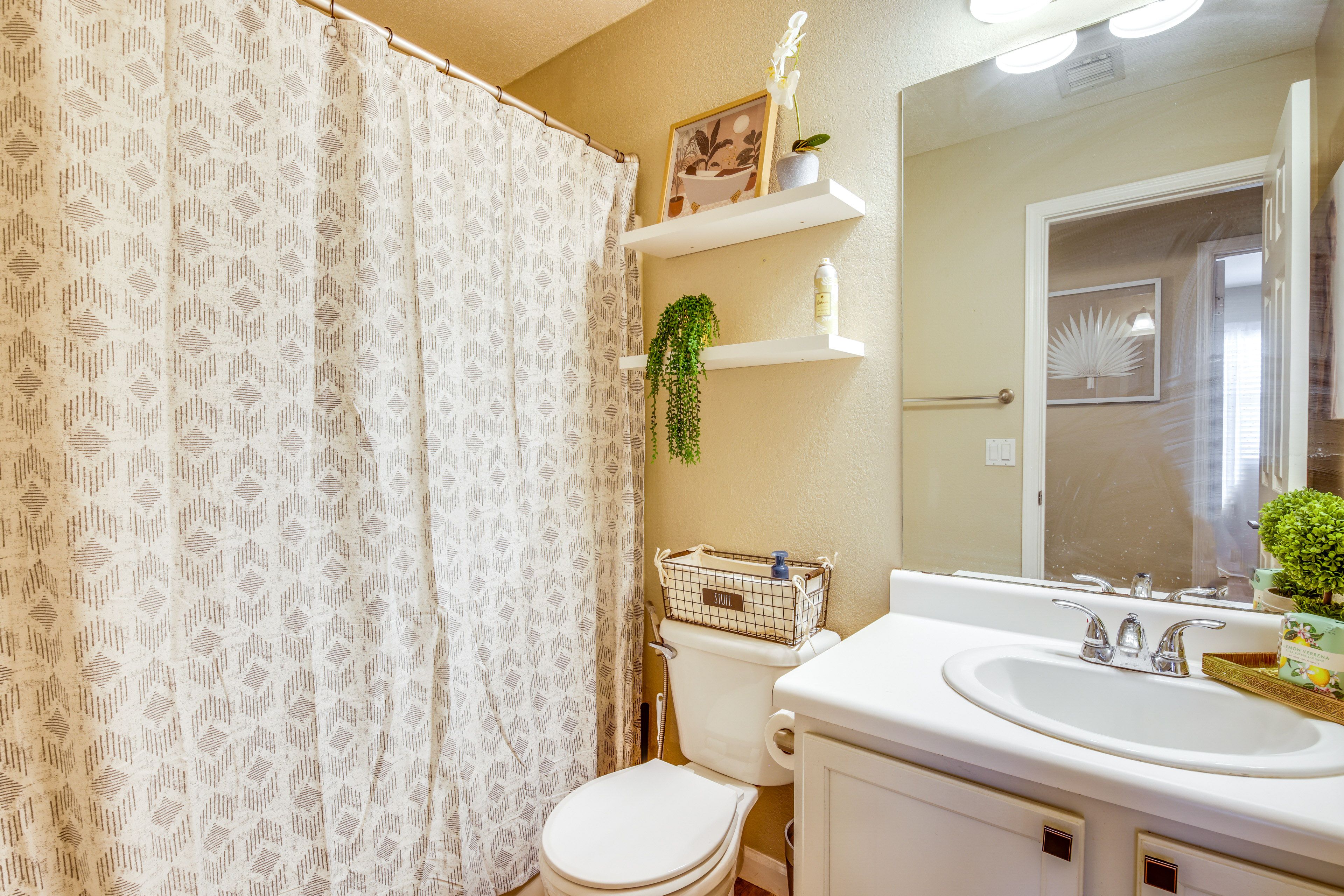 Full Bathroom