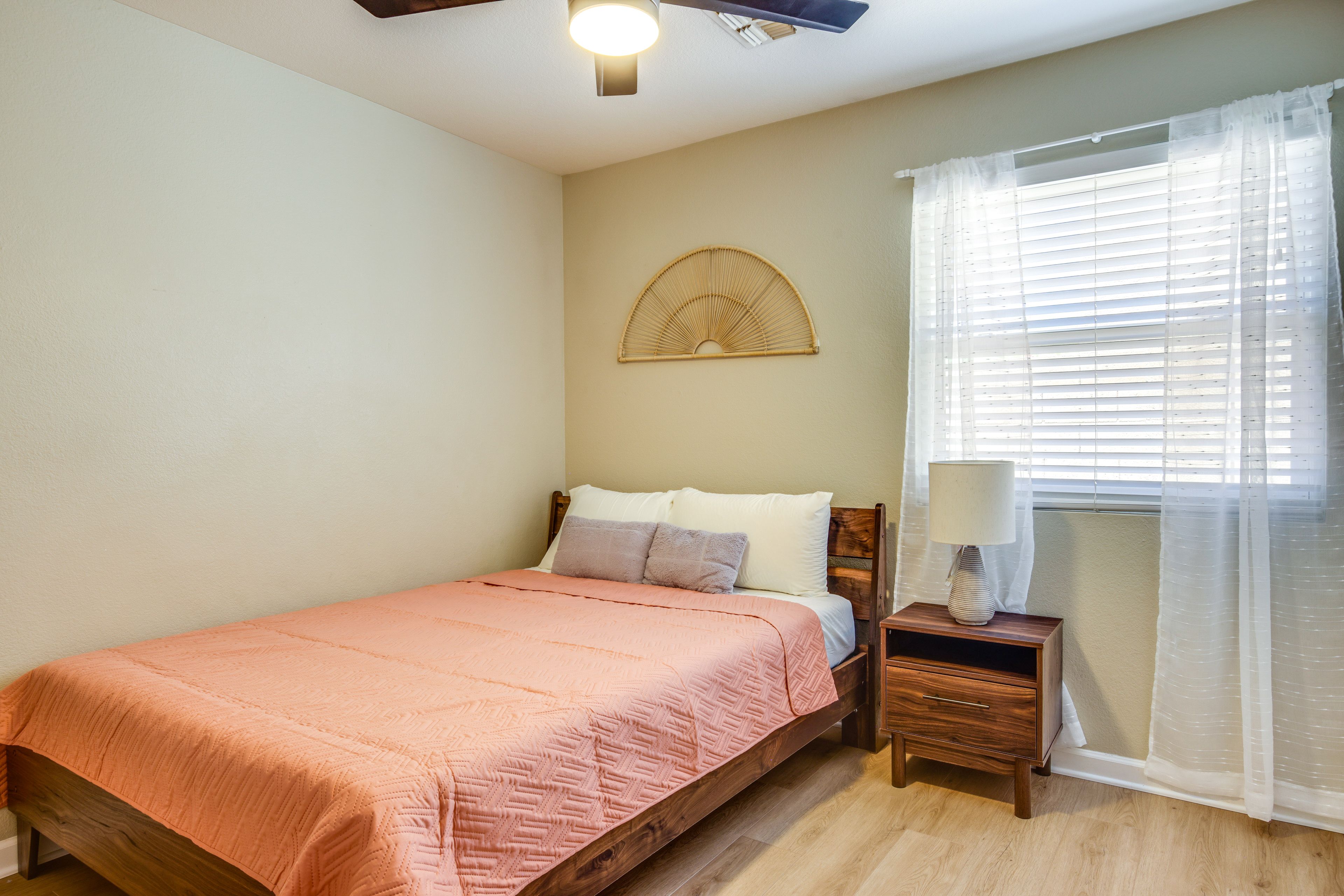 Bedroom 2 | Queen Bed