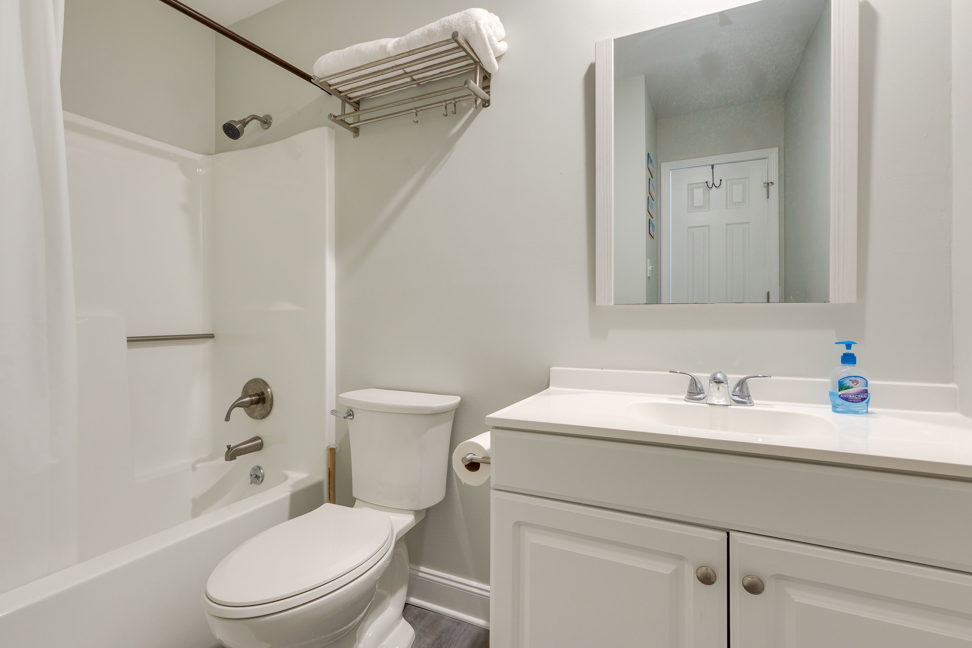 Full Bathroom