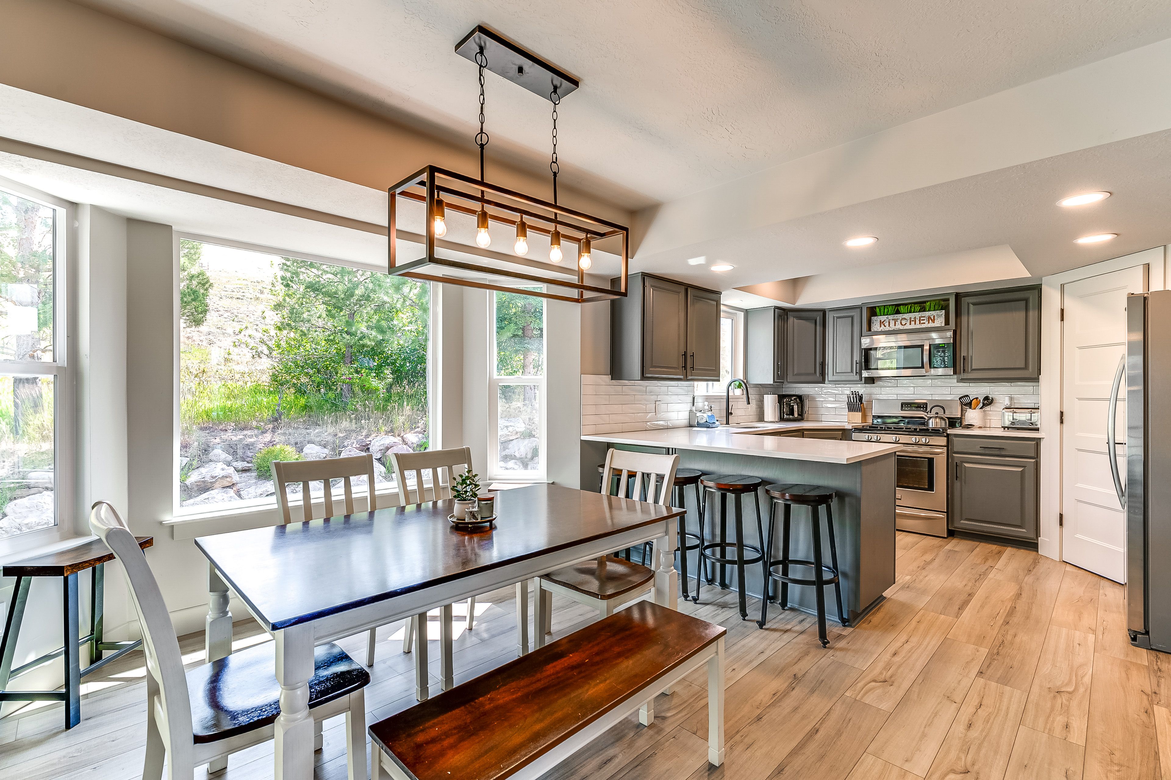 Dining Area | Full Kitchen | Cooking Basics