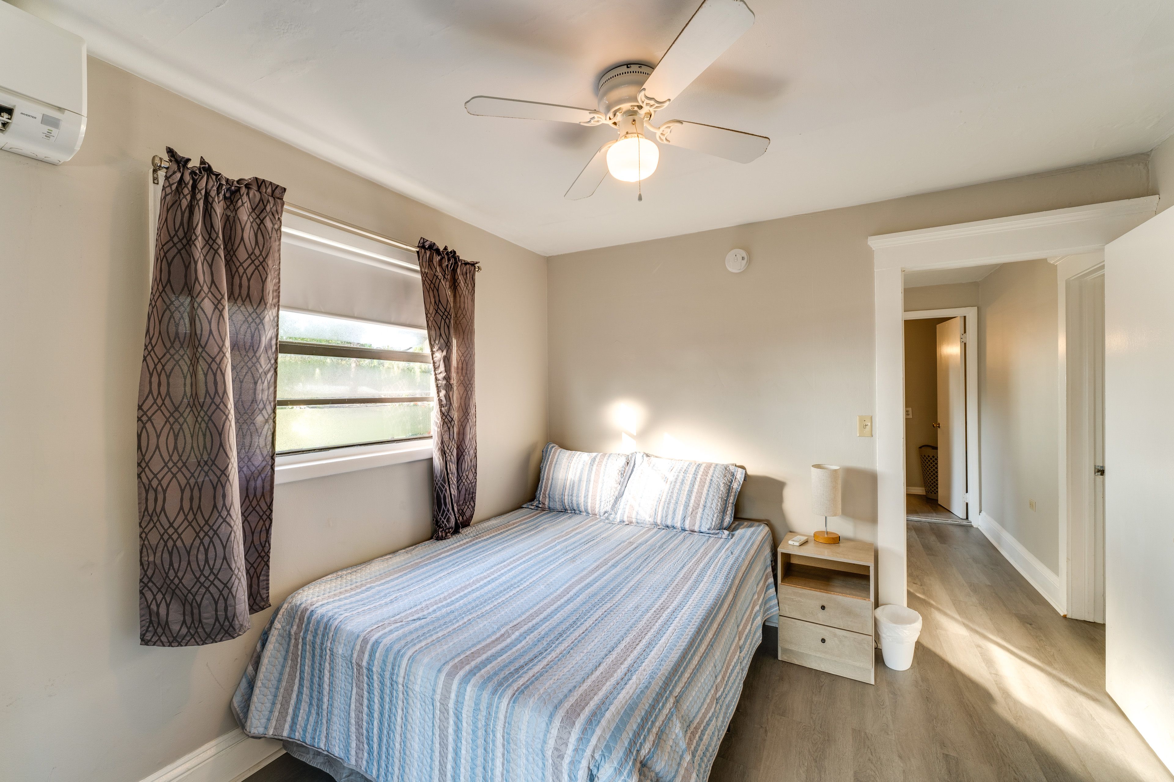 Bedroom 2 | Queen Bed