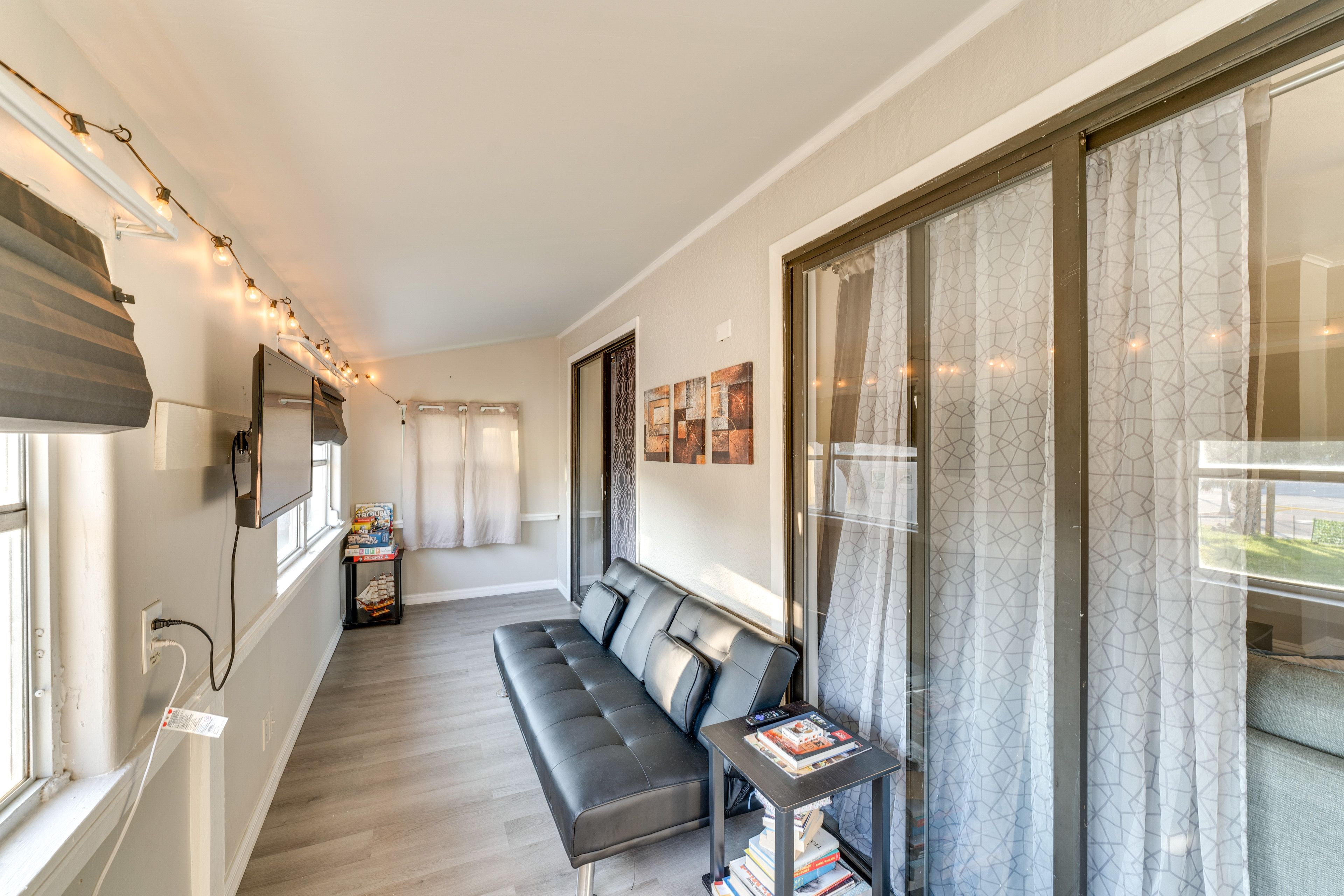 Sunroom | Smart TV | Board Games