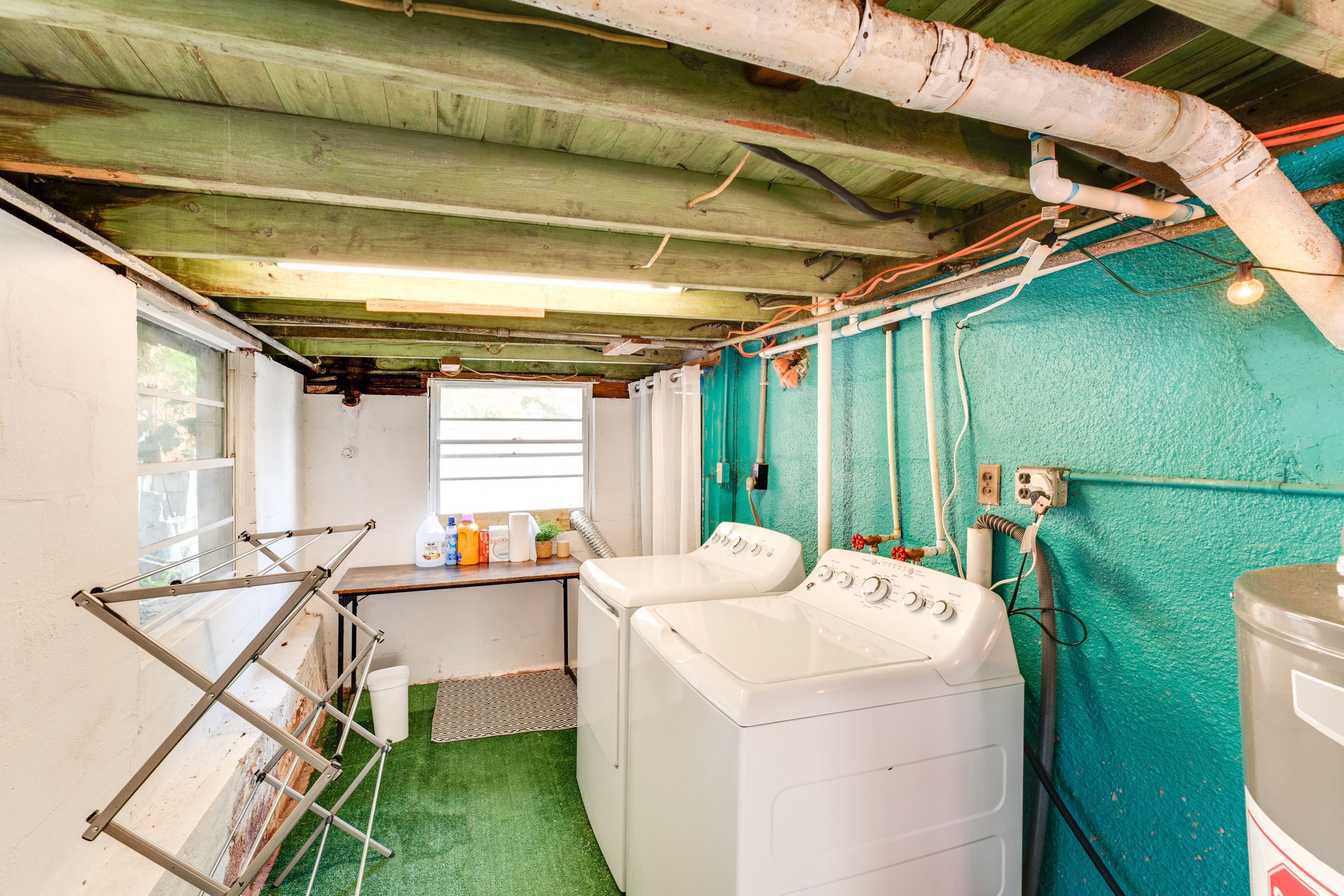 Shared Laundry Room | Washer & Dryer
