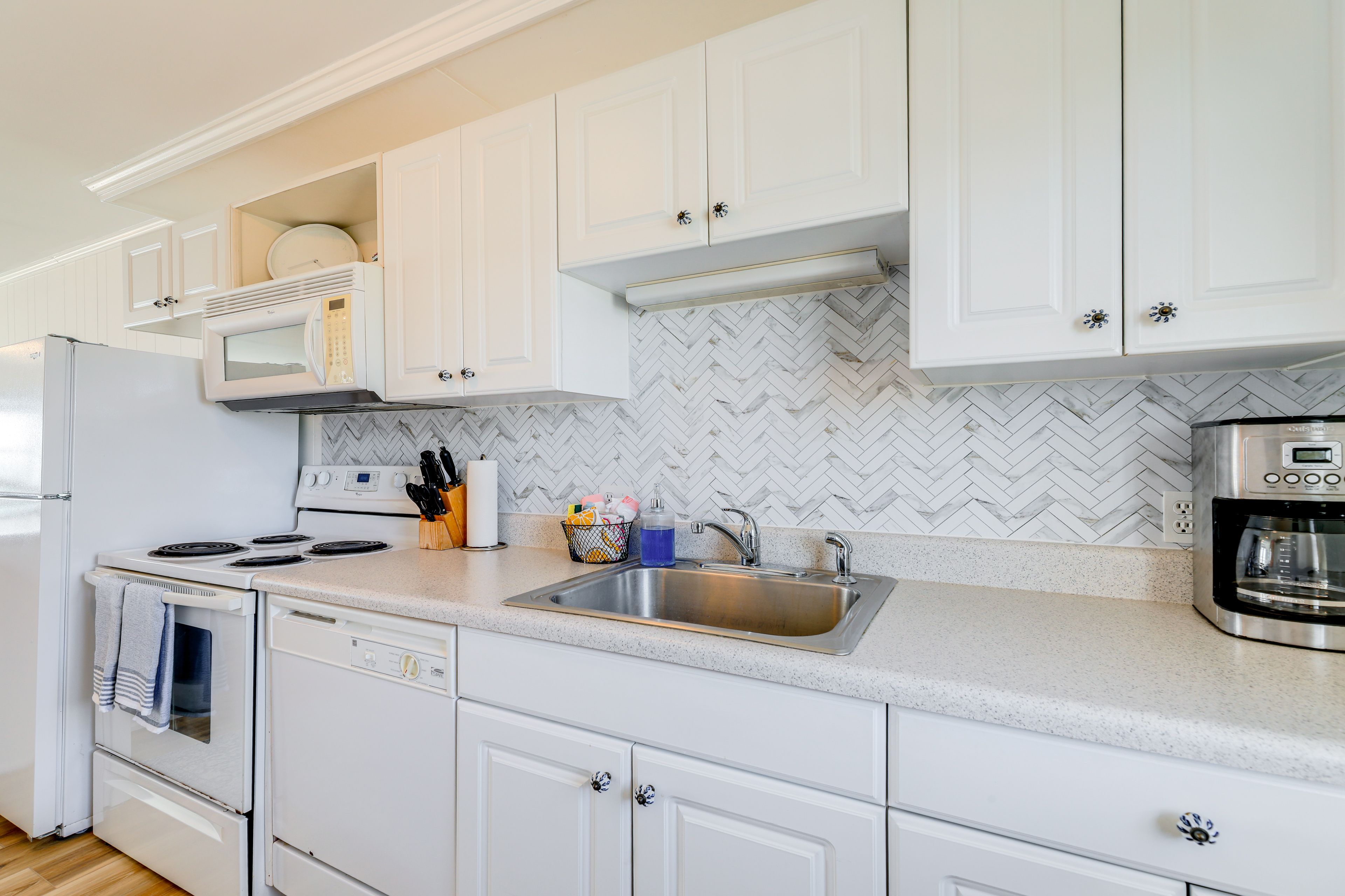 Kitchen | Cooking Basics | Coffee Maker | Paper Towels/Trash Bags Provided