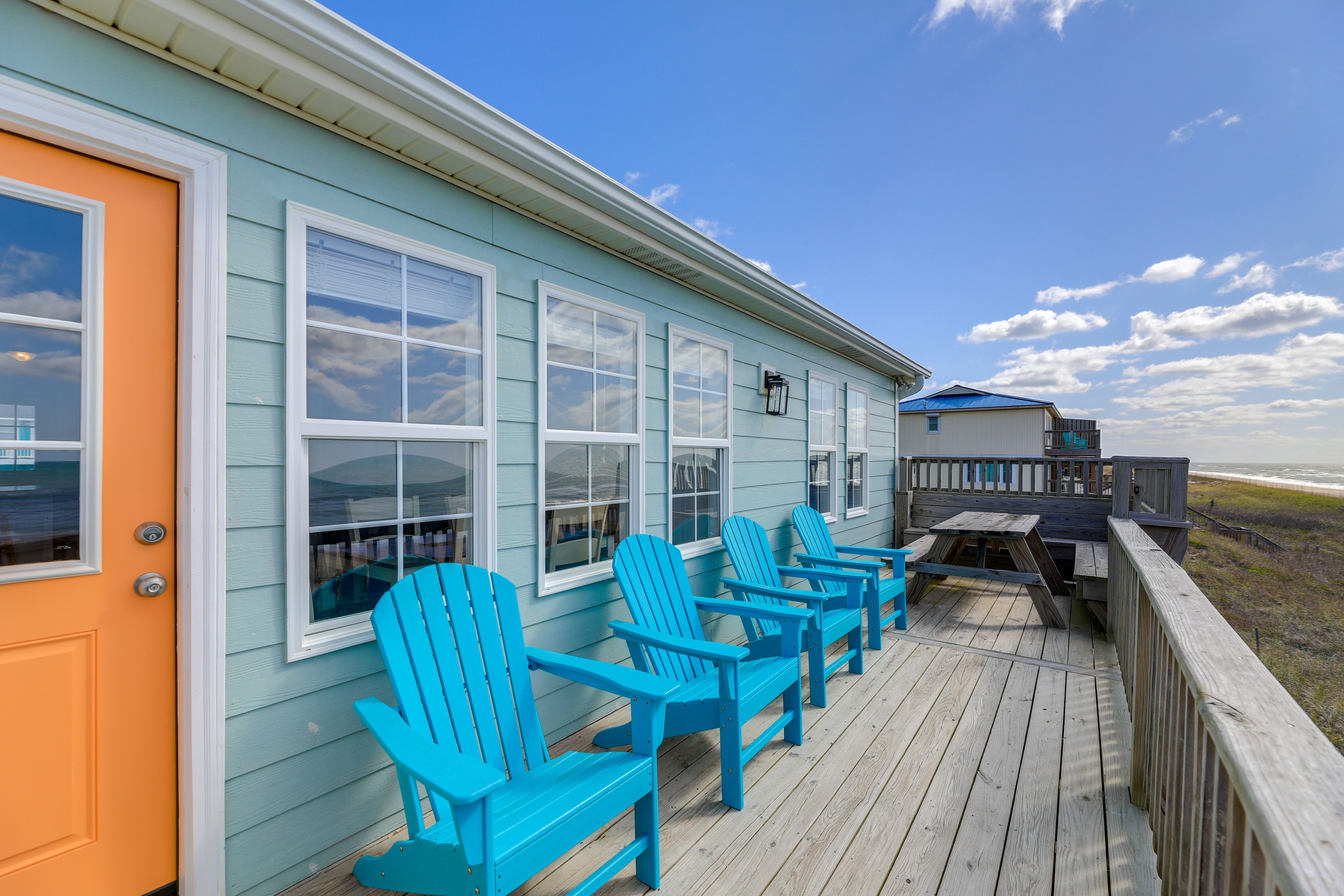 Private Deck | Picnic Area