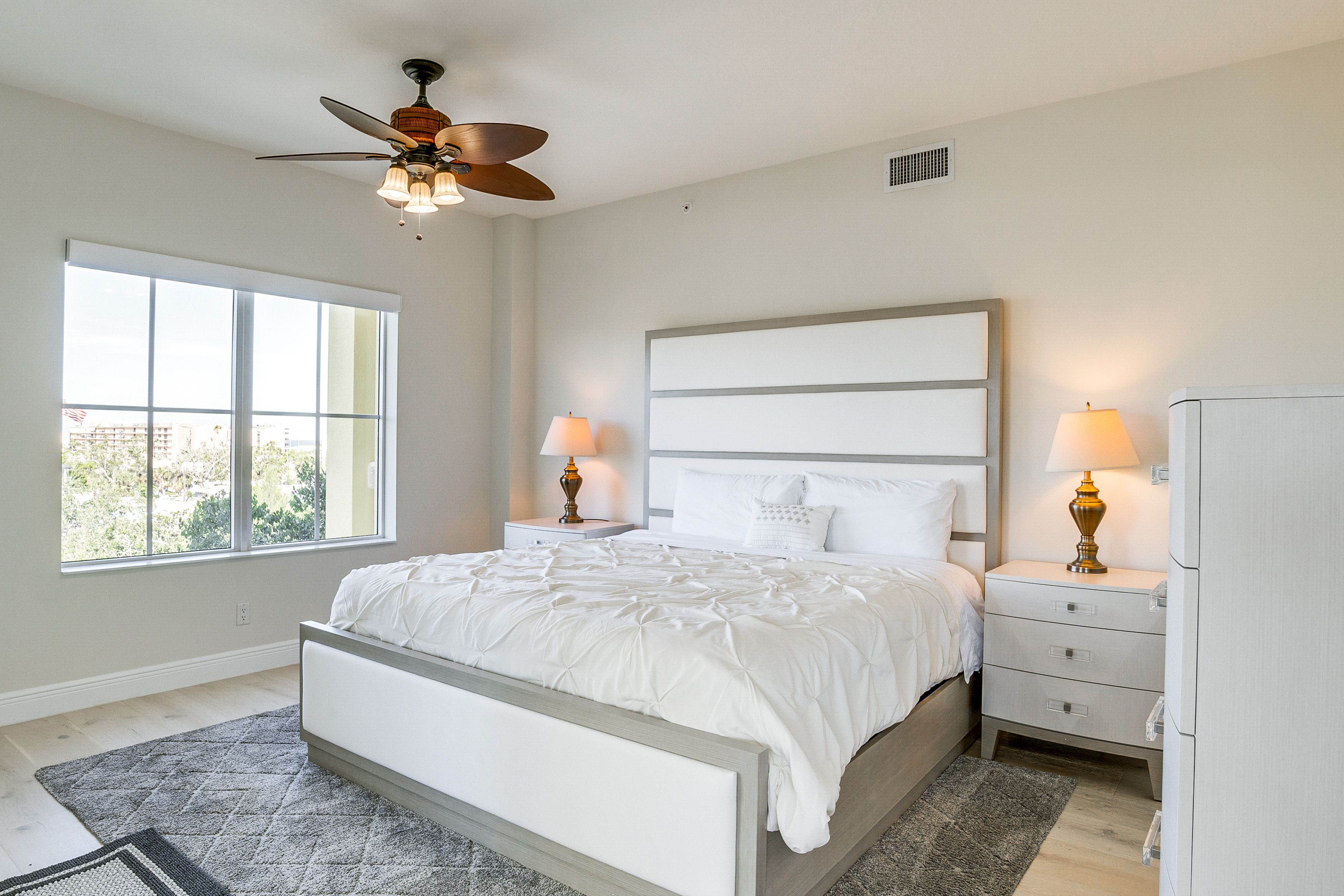 Bedroom 3 | King Bed