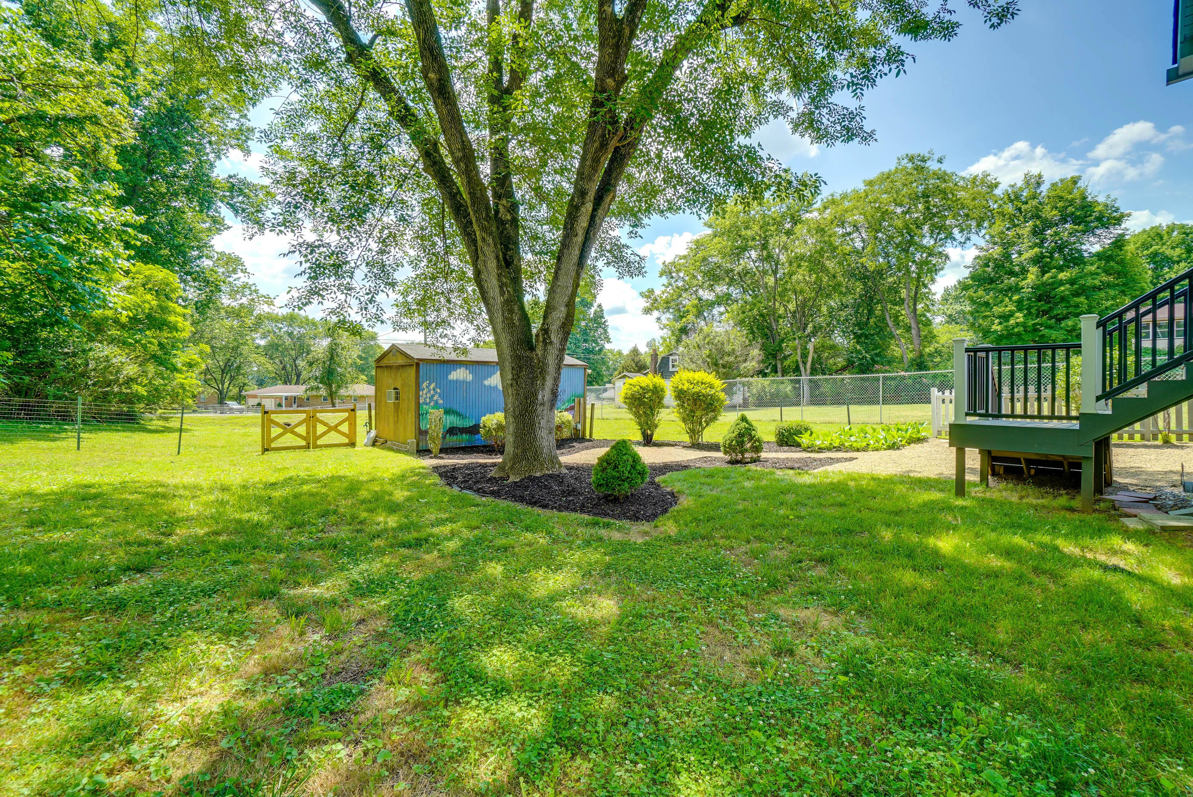 Private Yard | Gravel Patio