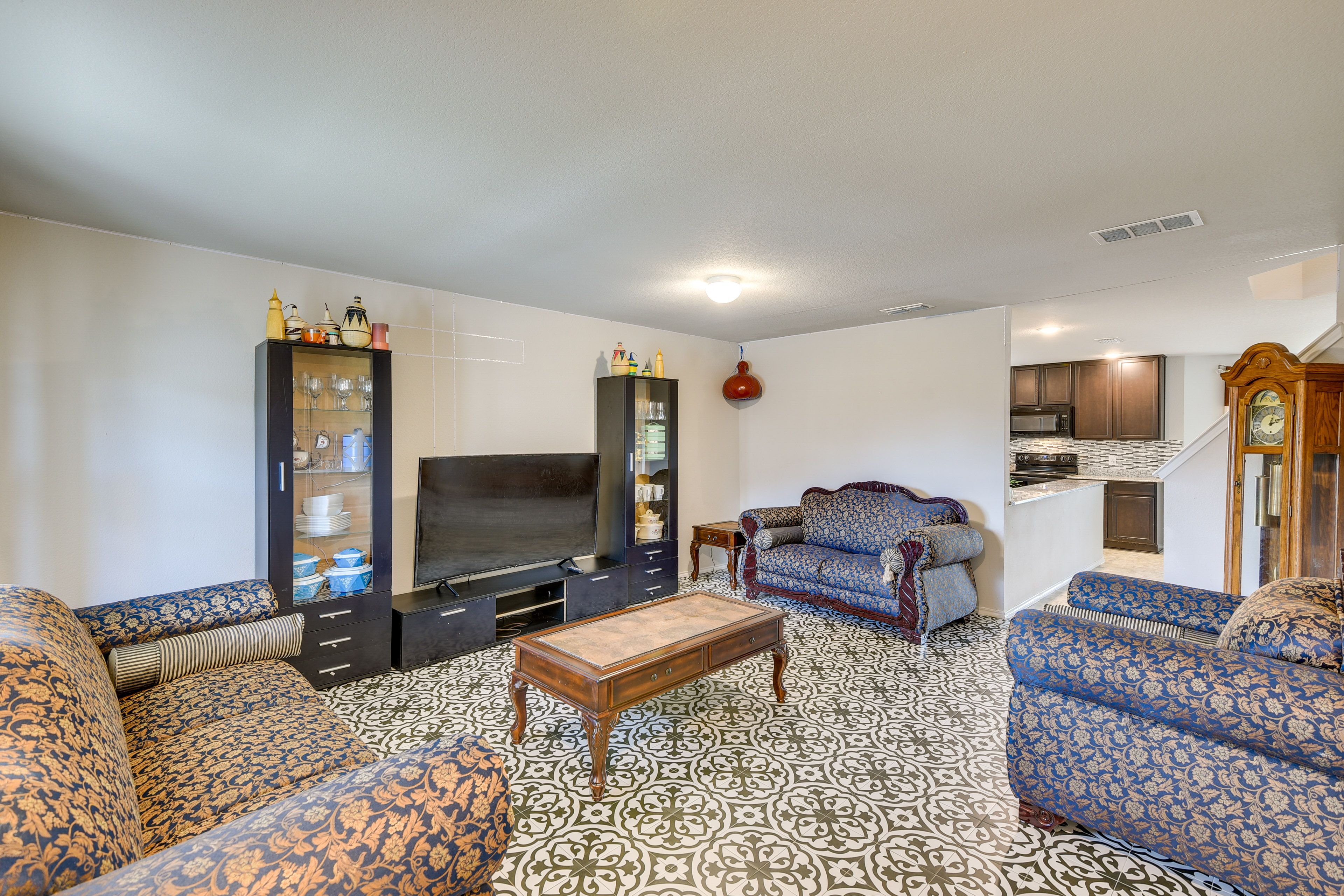 Fort Worth Vacation Rental | 3BR | 3.5BA | 2,860 Sq Ft | Exterior Step Required