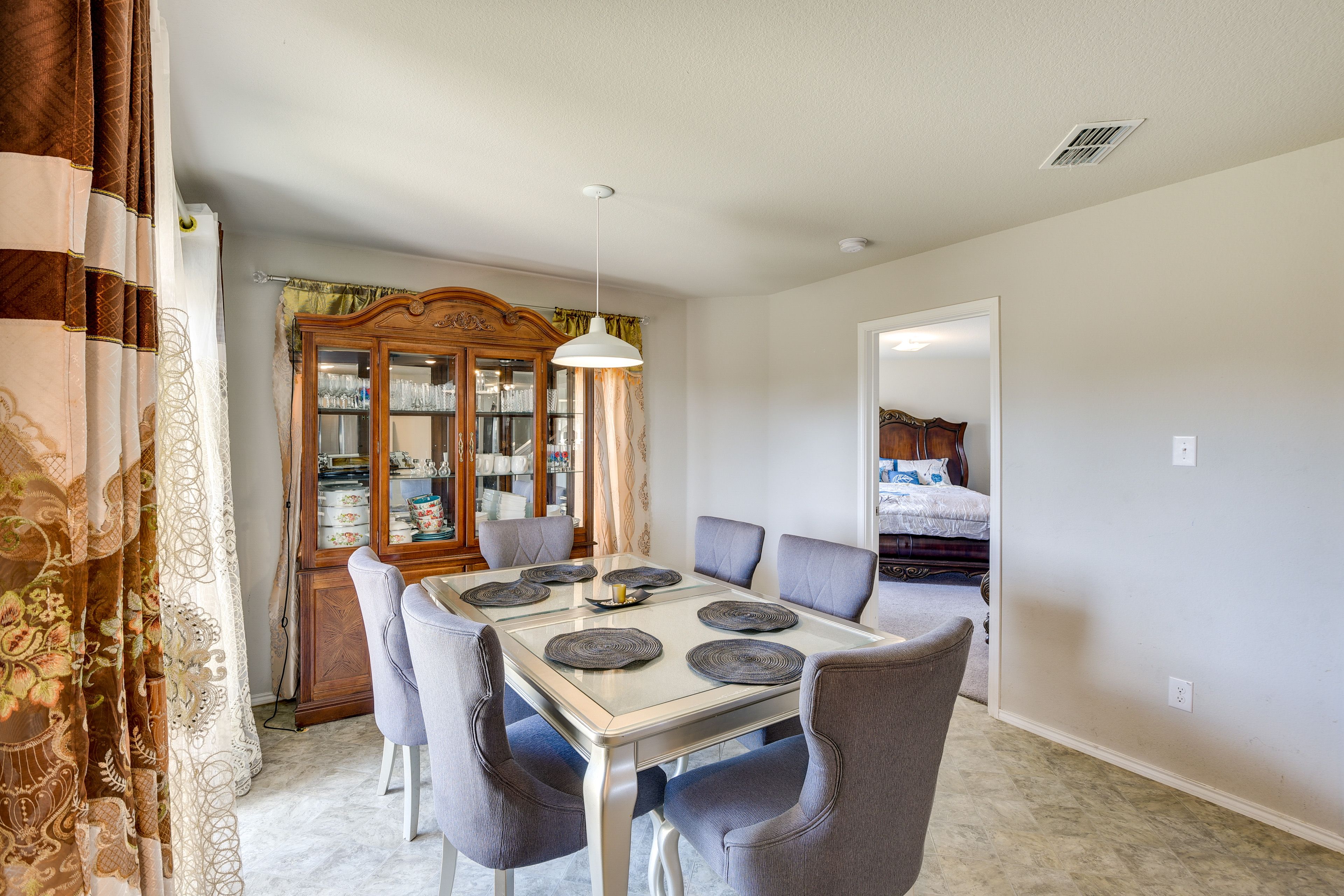 Dining Area | Dining Table | Dishware/Flatware