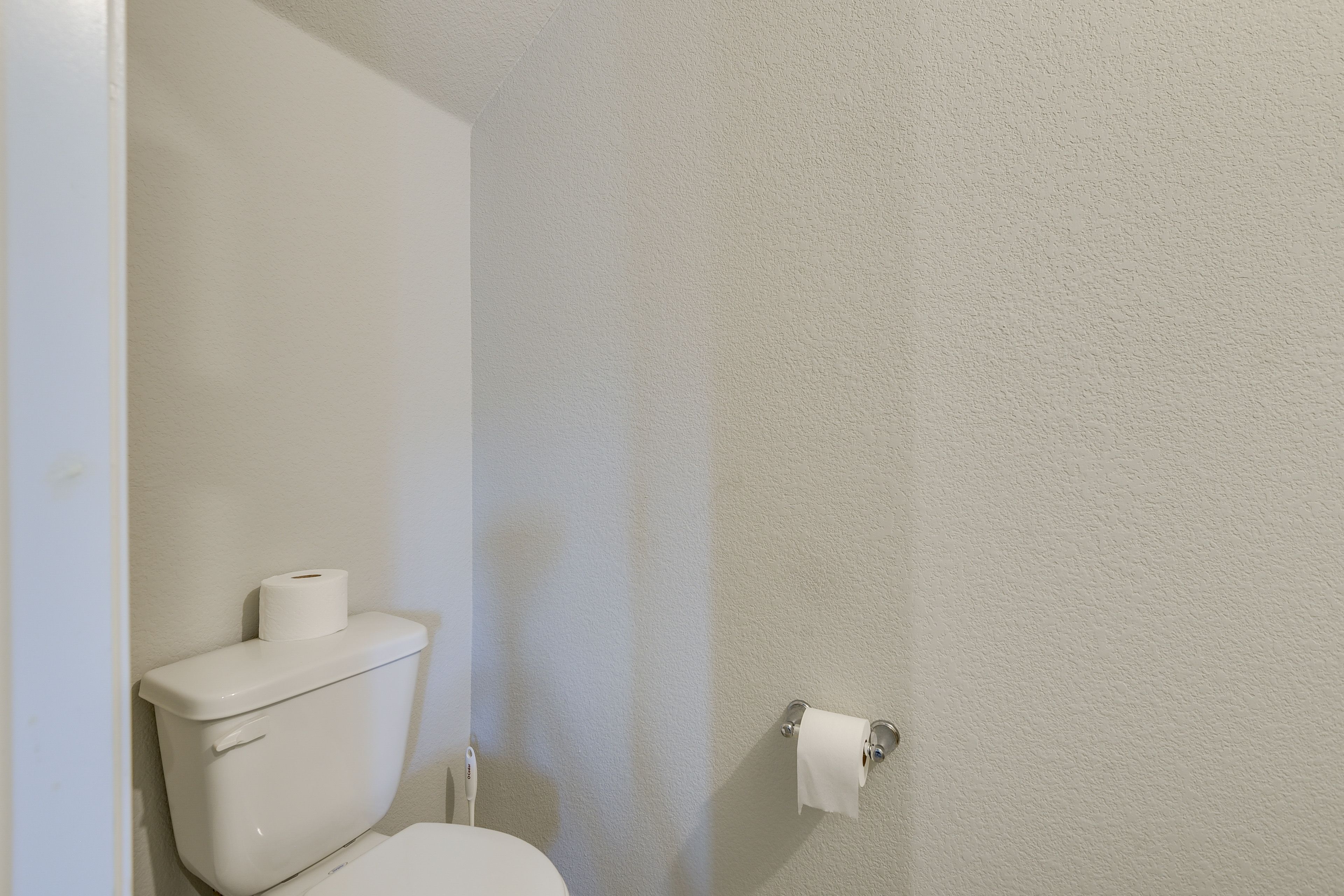 Half Bathroom | 1st Floor | Complimentary Toiletries
