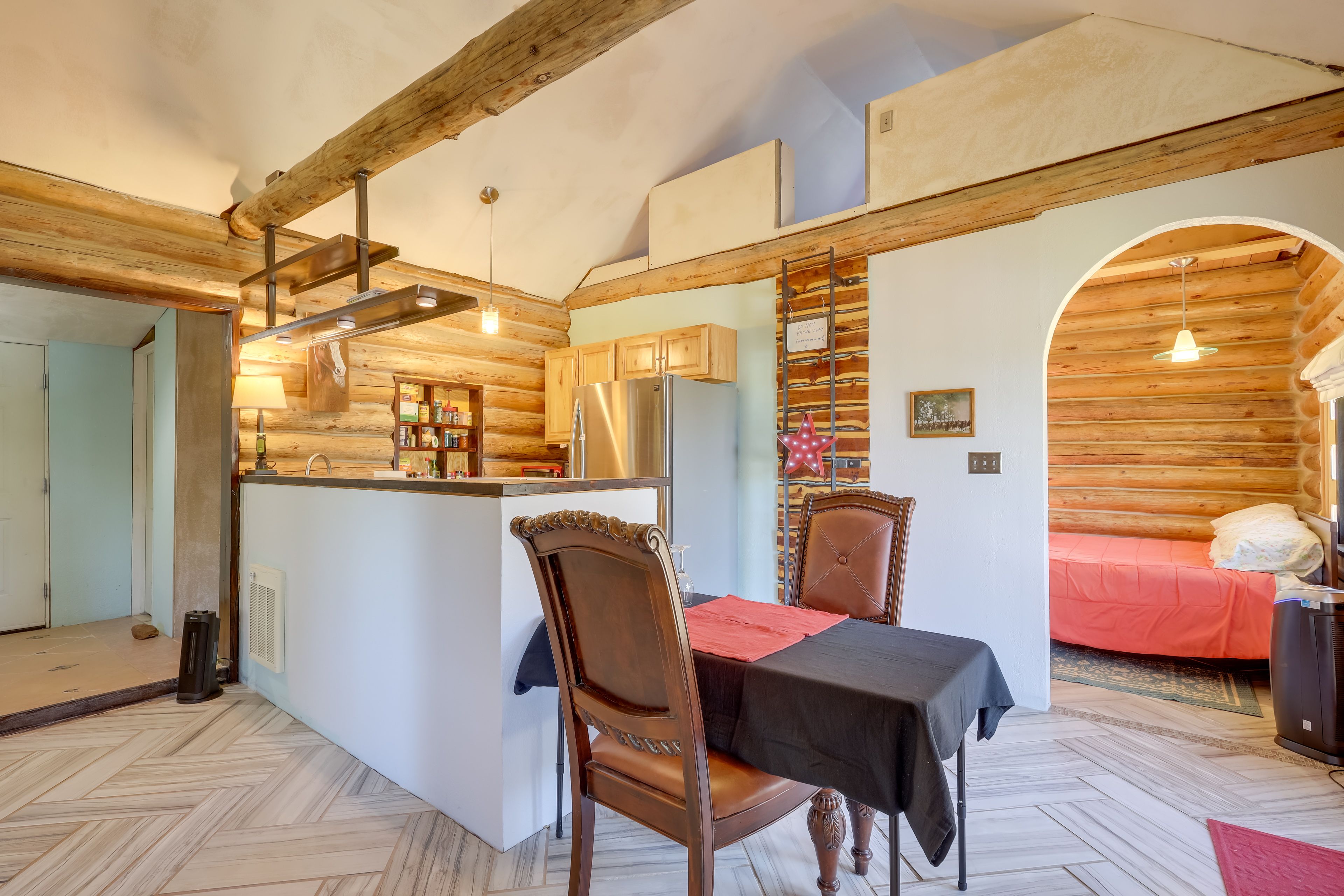 Studio | Dining Area
