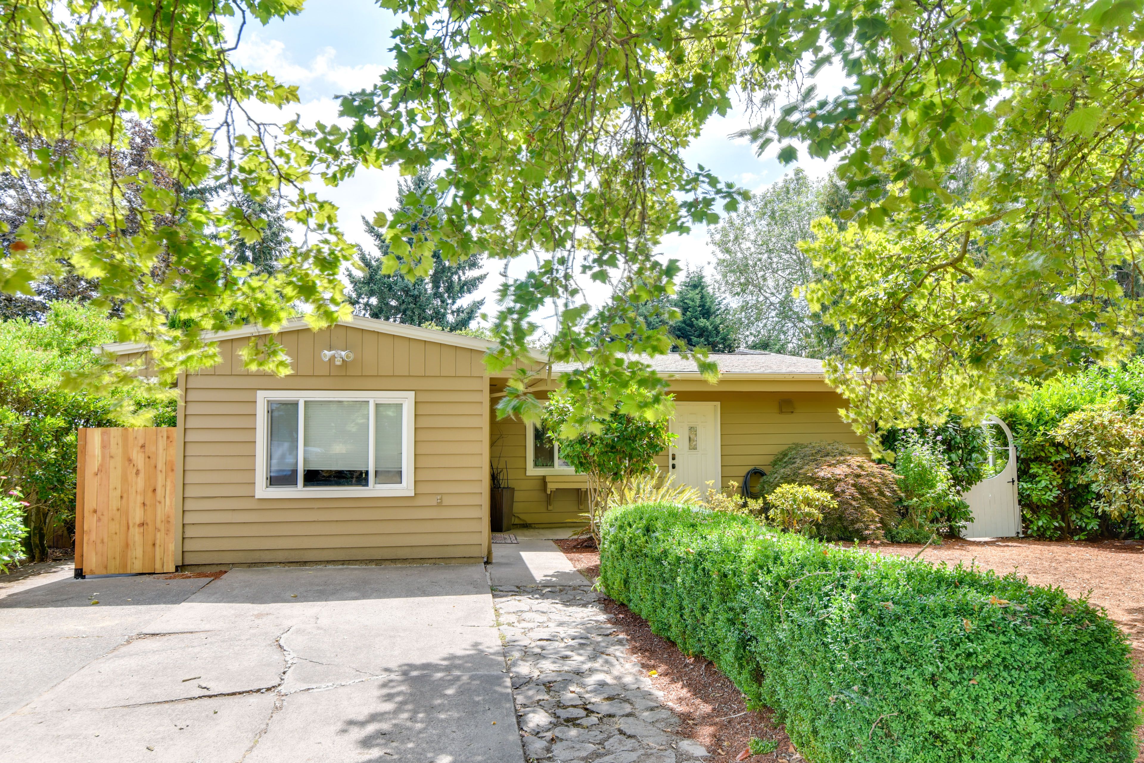 Parking | Shared Driveway (1 Vehicle)