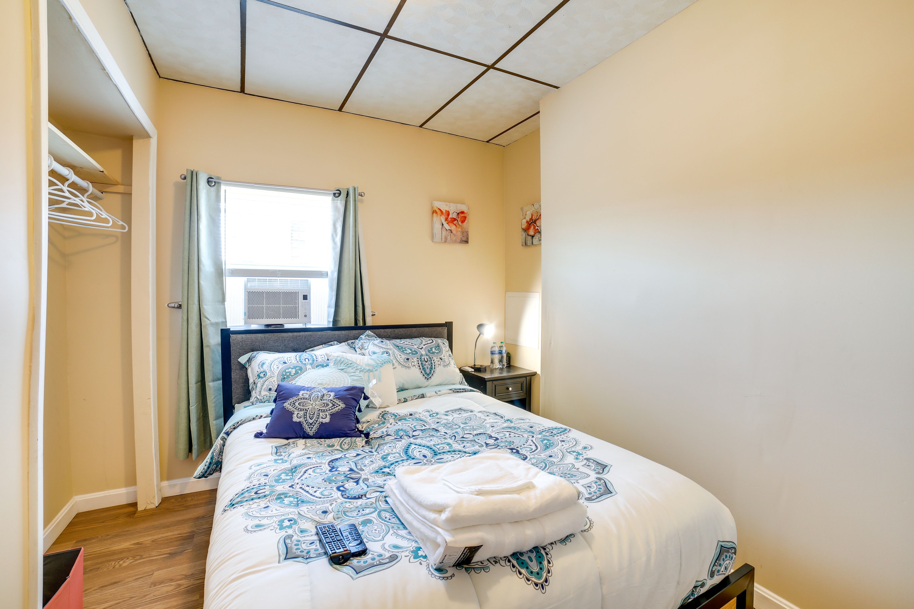 Bedroom 2 | 2nd Floor | Full Bed | Smart TV