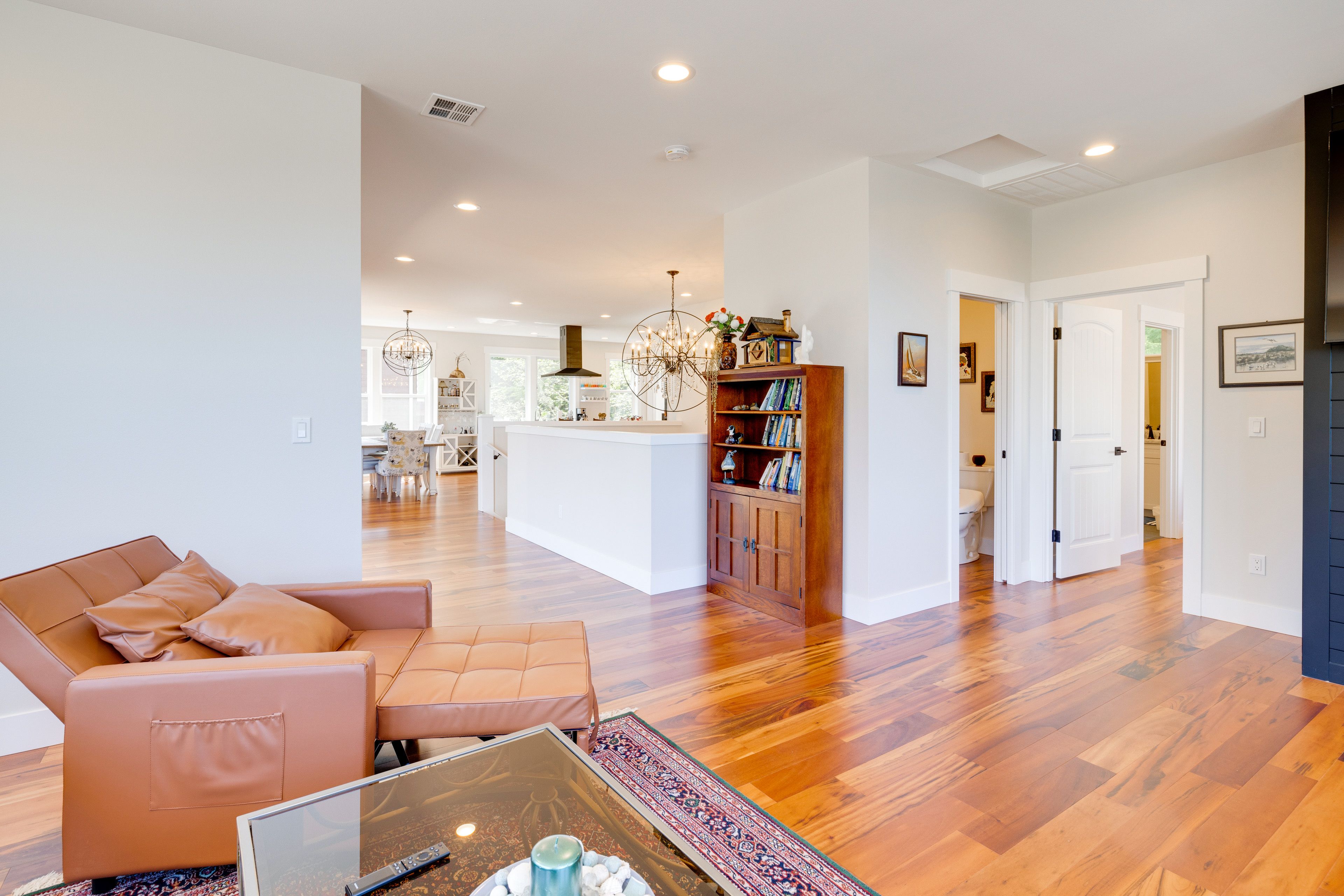 Living Room | Smart TV | Gas Fireplace