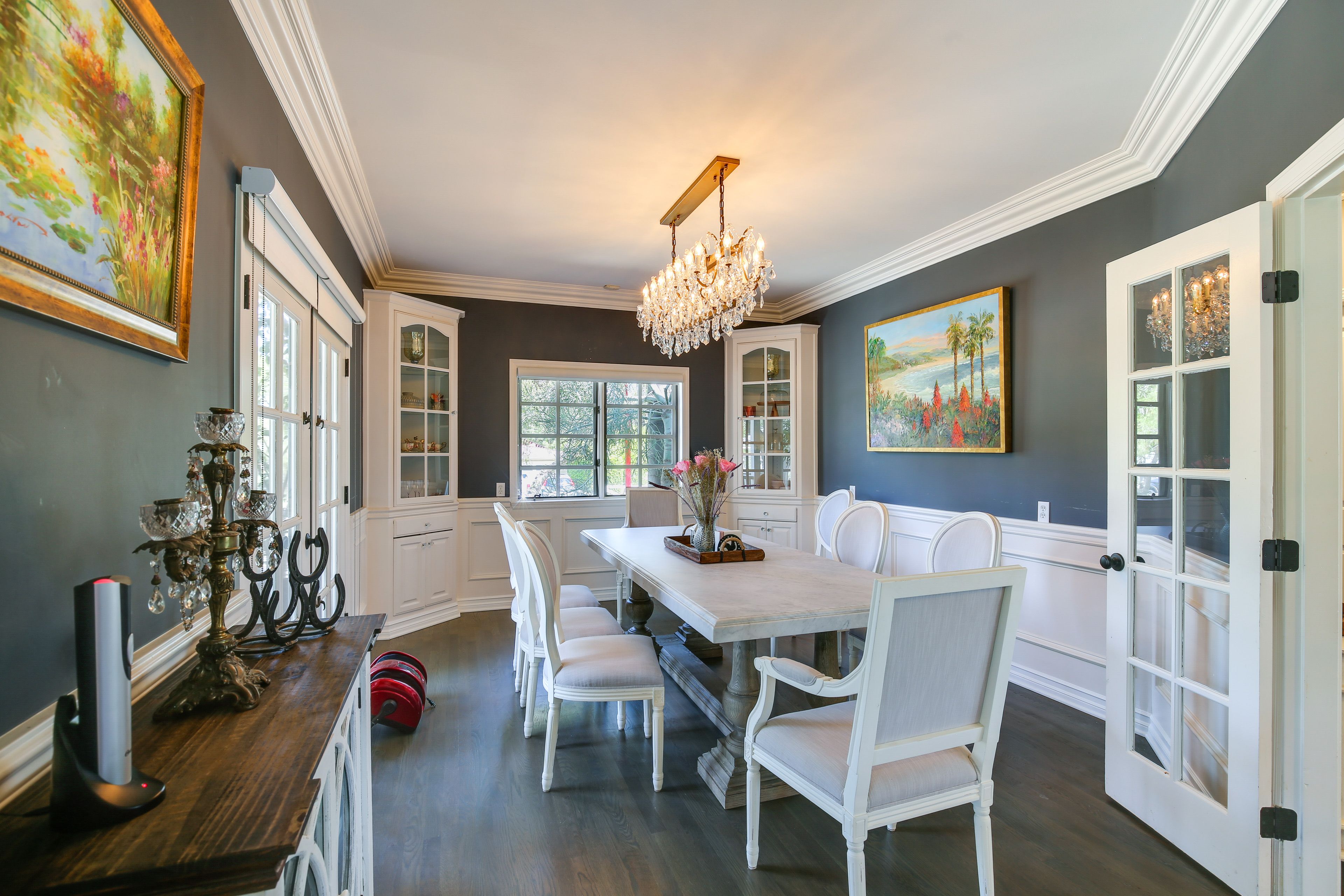 Dining Room | Dishware/Flatware Provided