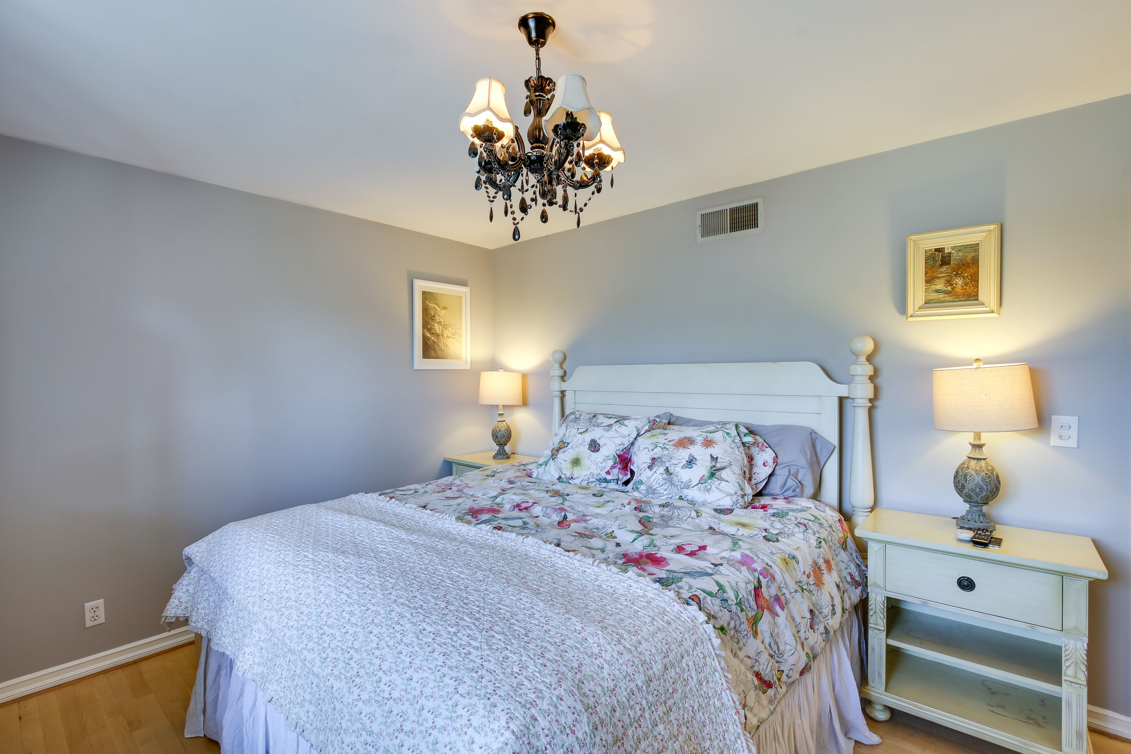 Bedroom 4 | Queen Bed | Smart TV