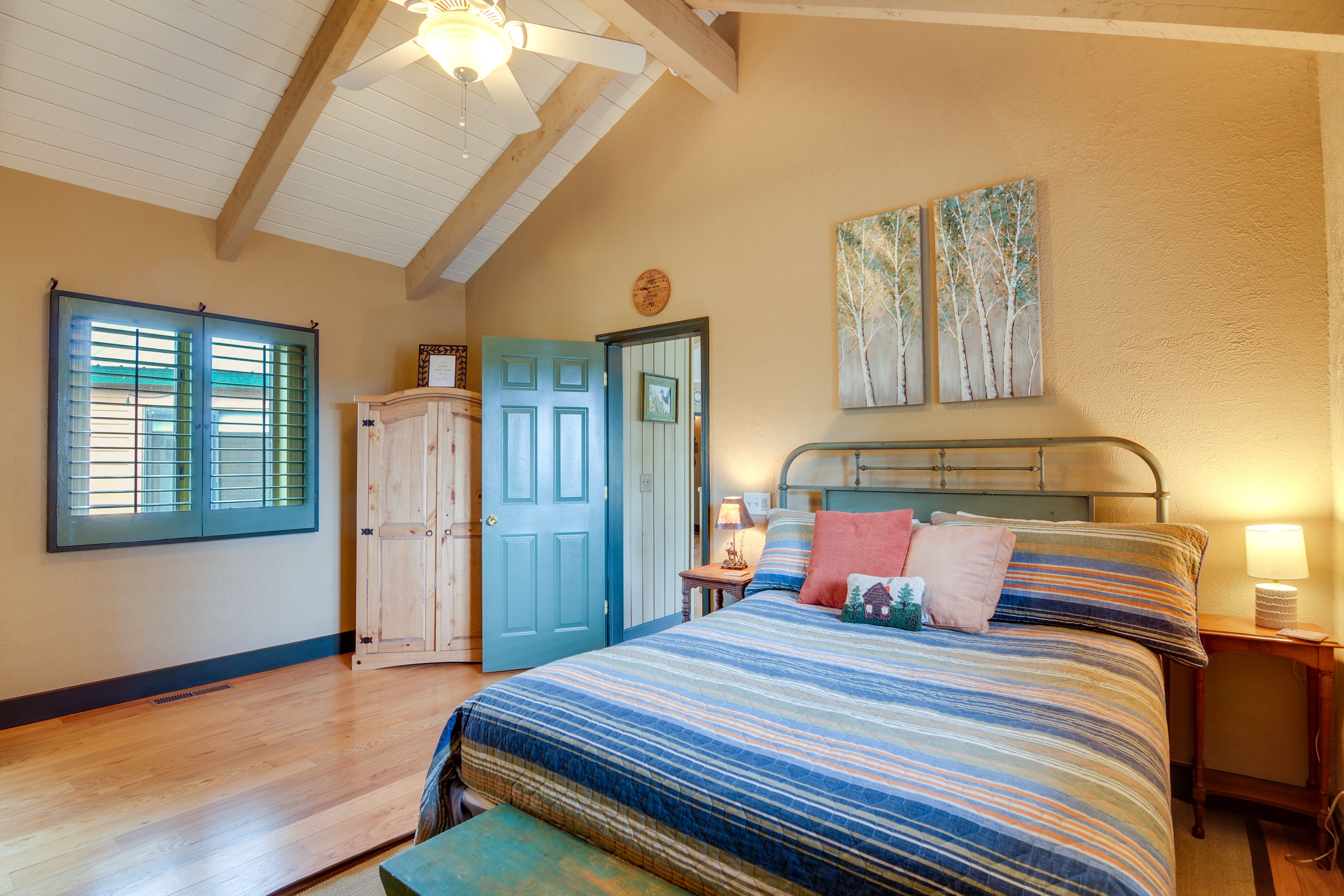 Bedroom 2 | Queen Bed