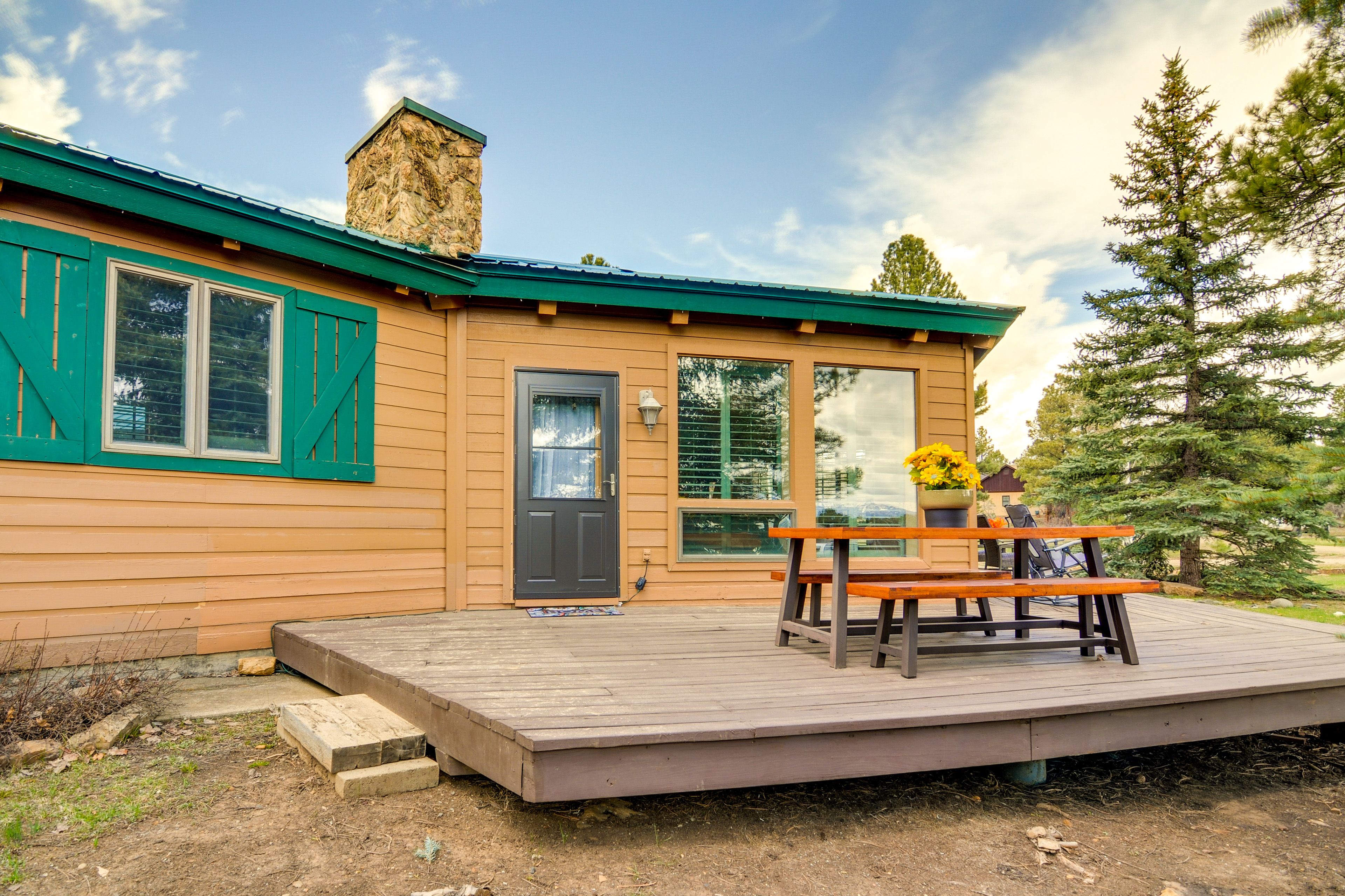 Private Deck | Outdoor Dining Area