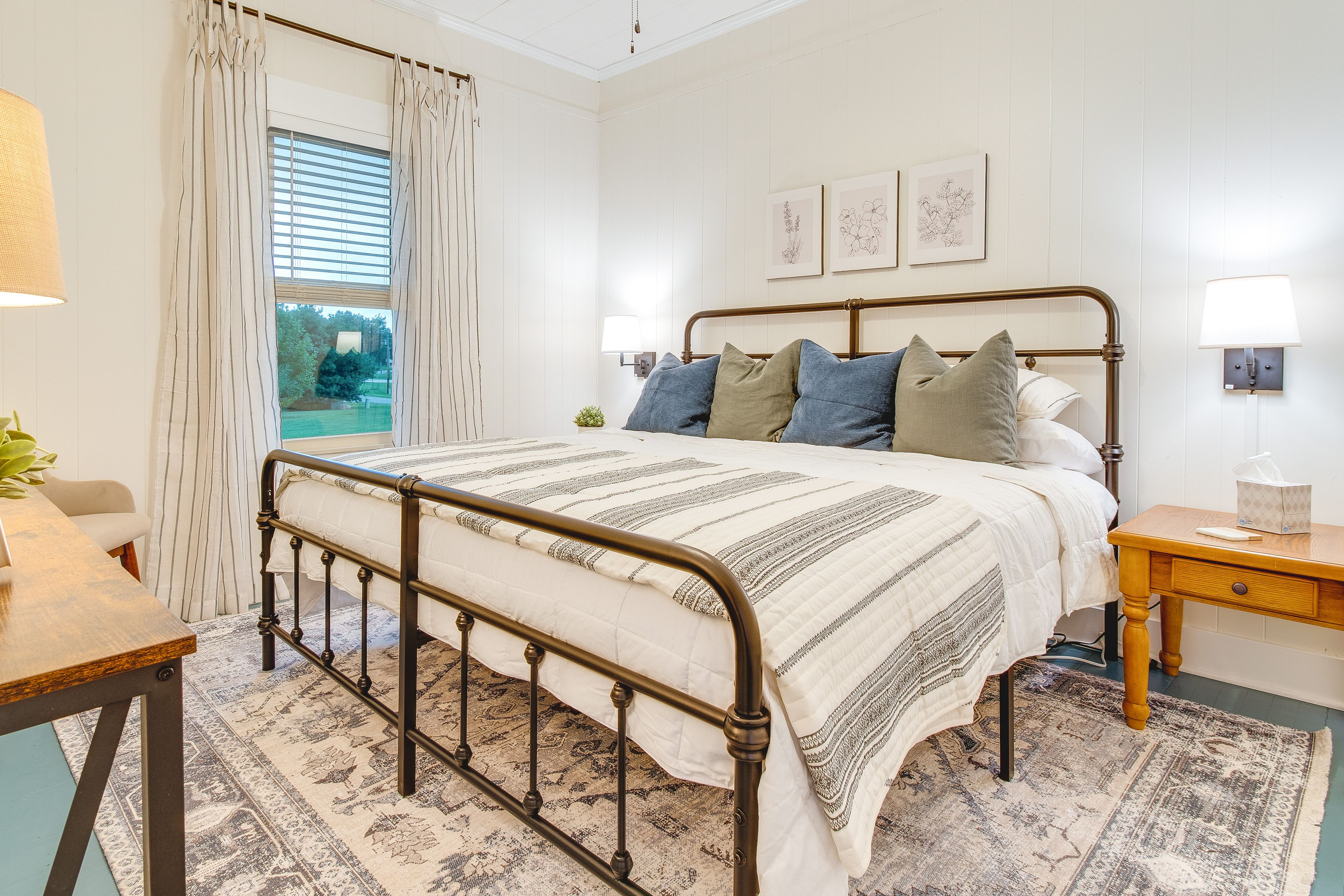 Bedroom 1 | King Bed | Linens Provided