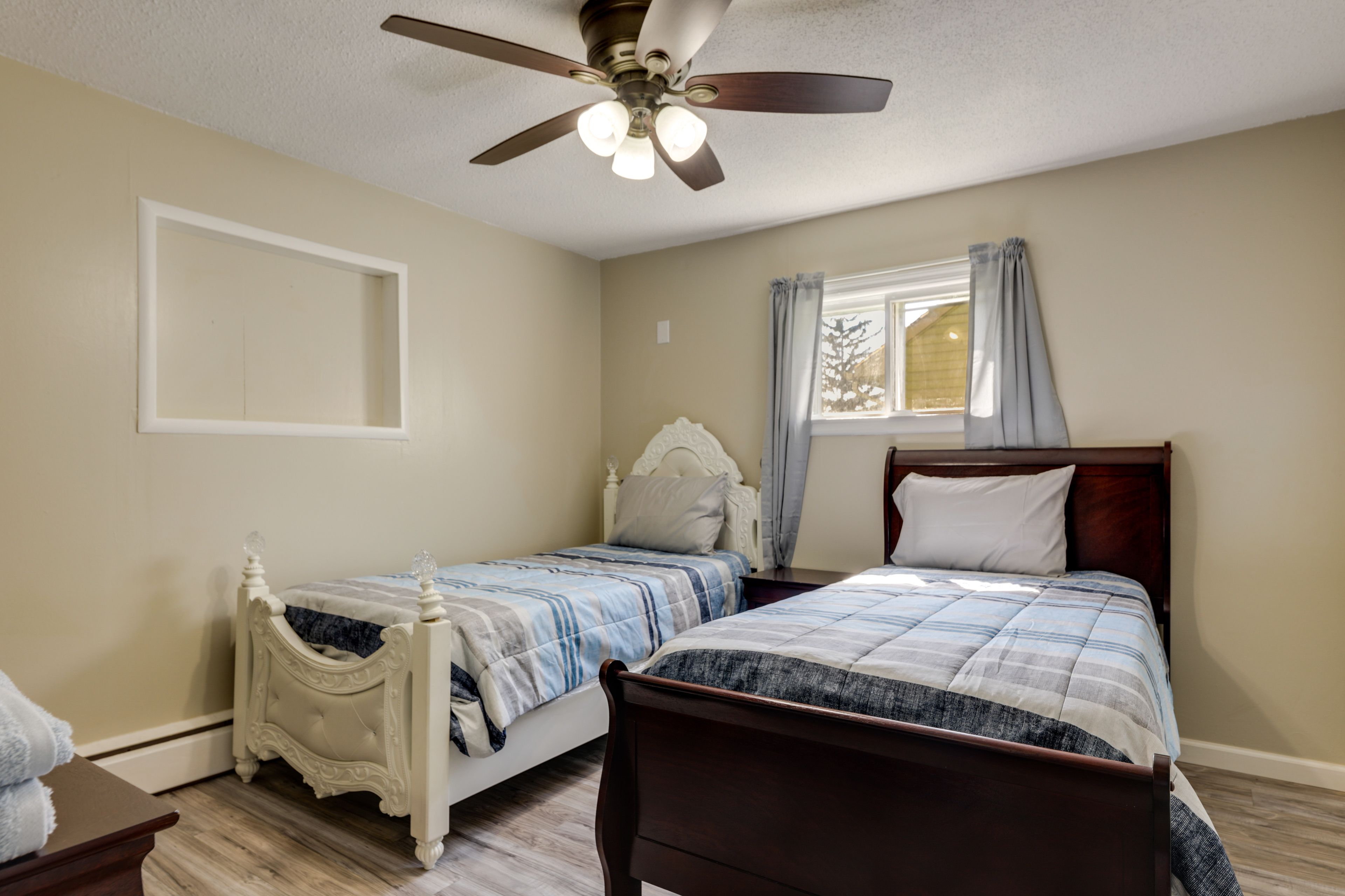 Bedroom 2 | 2 Twin Beds