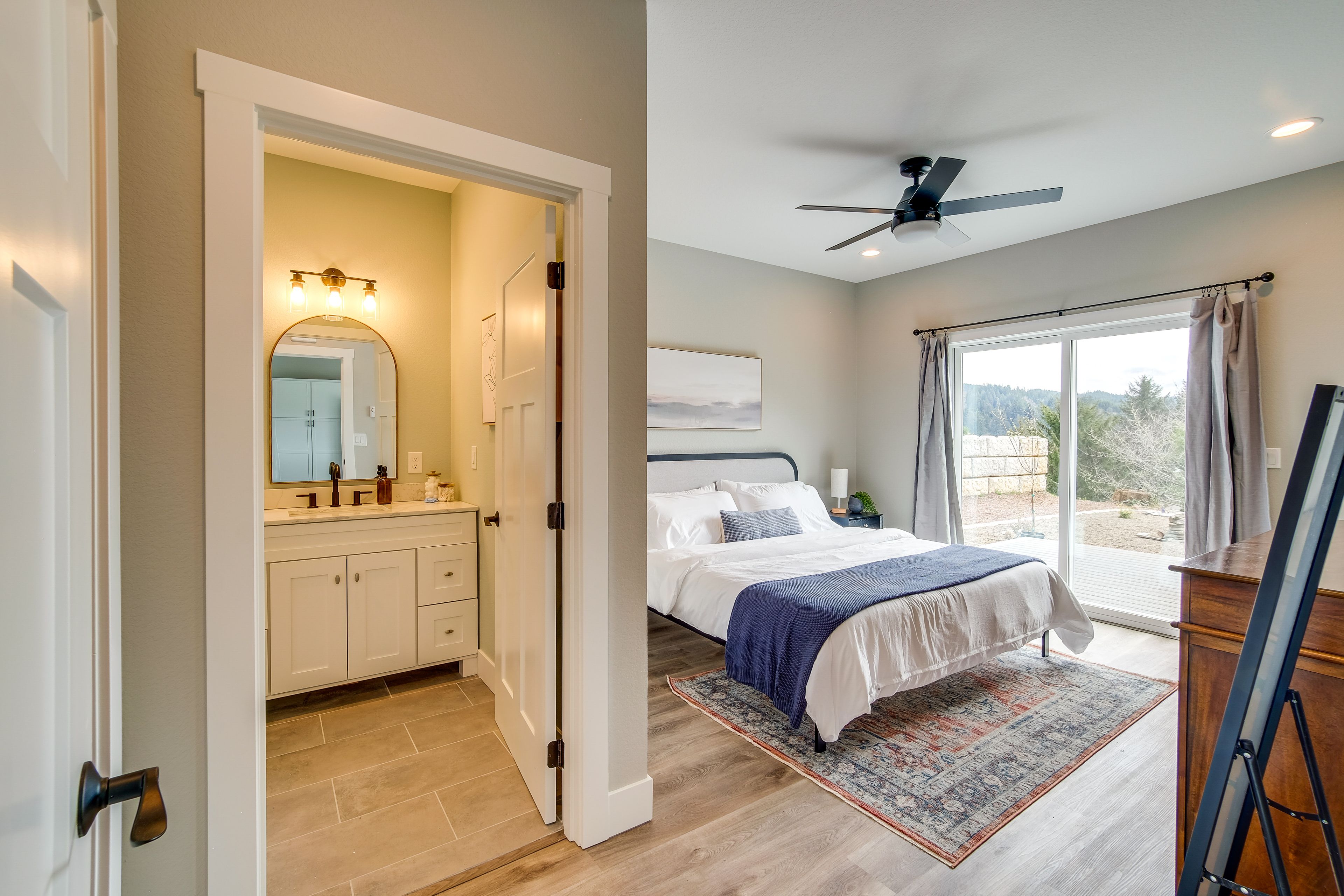 Bedroom 1 | King Bed | Smart TV | Linens Provided