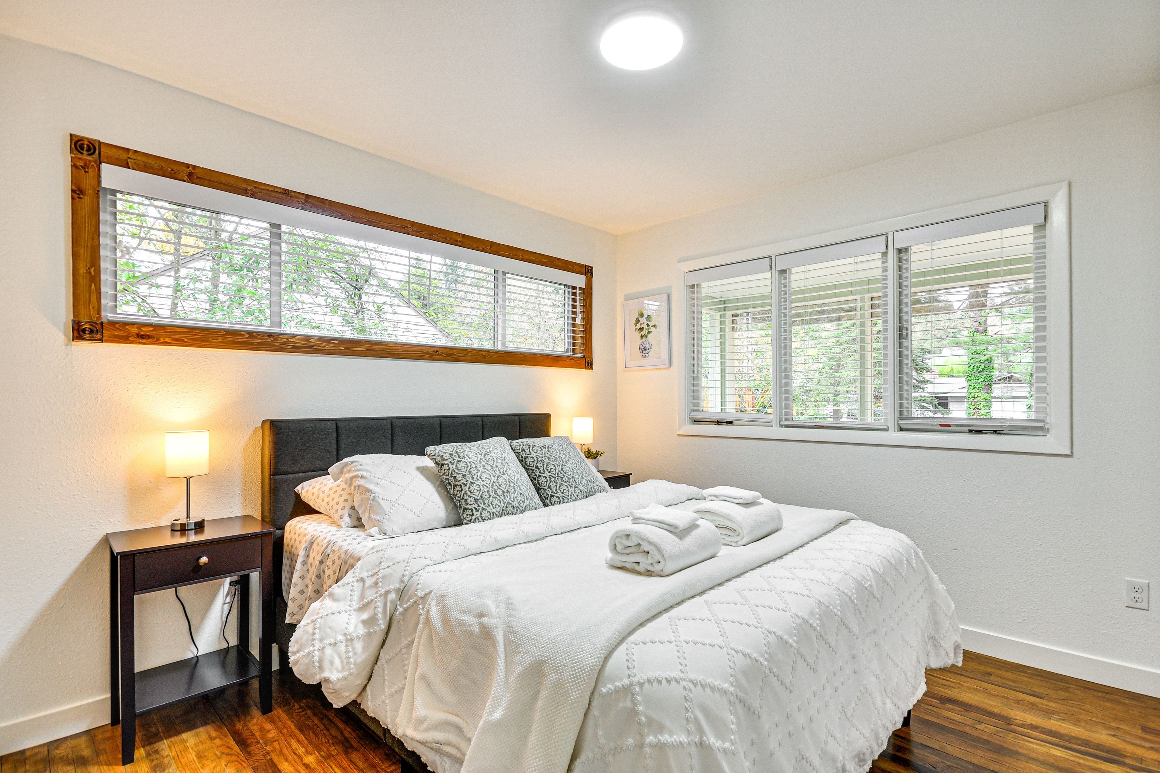 Bedroom 2 | Queen Bed