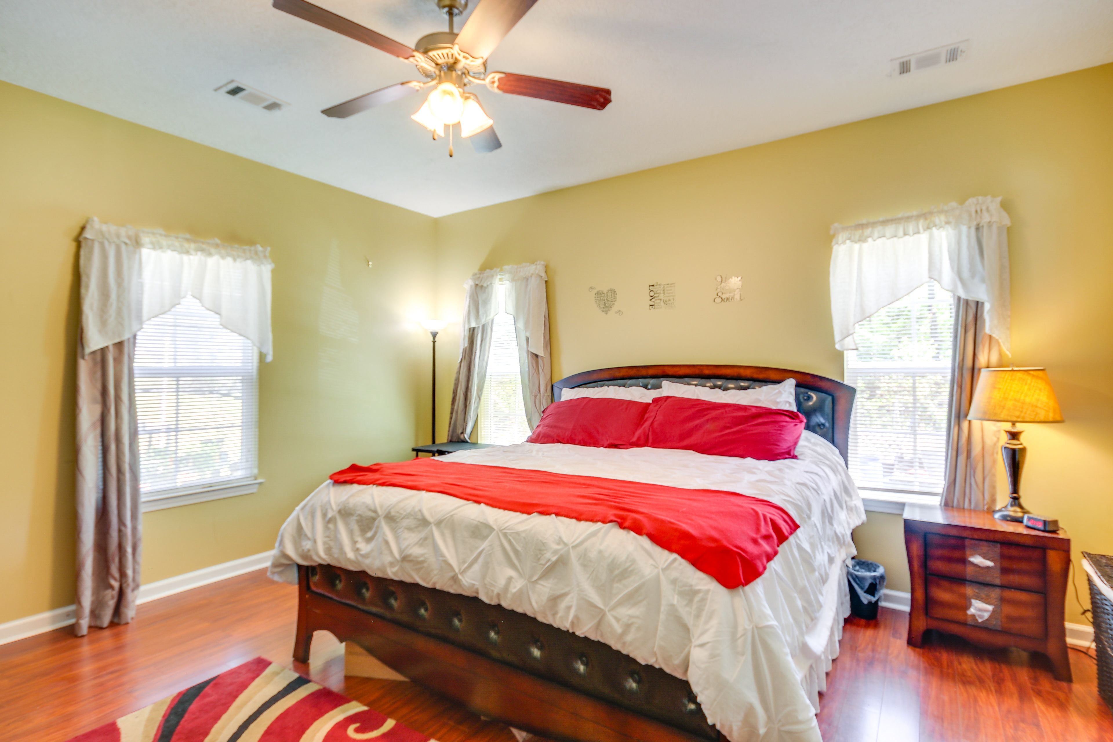 Bedroom 1 | King Bed | En-Suite Bathroom