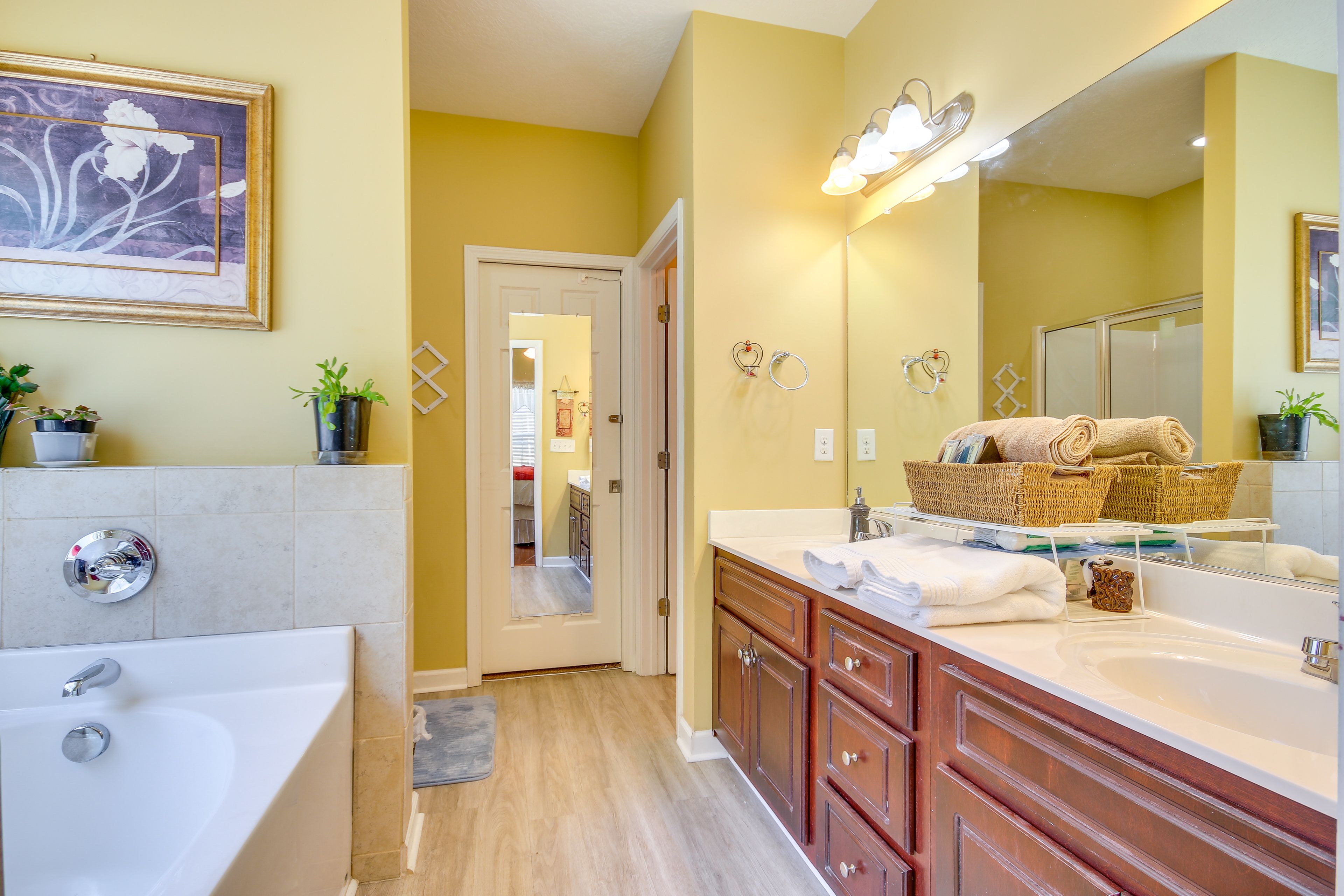 En-Suite Bathroom | Towels Provided | Hair Dryer