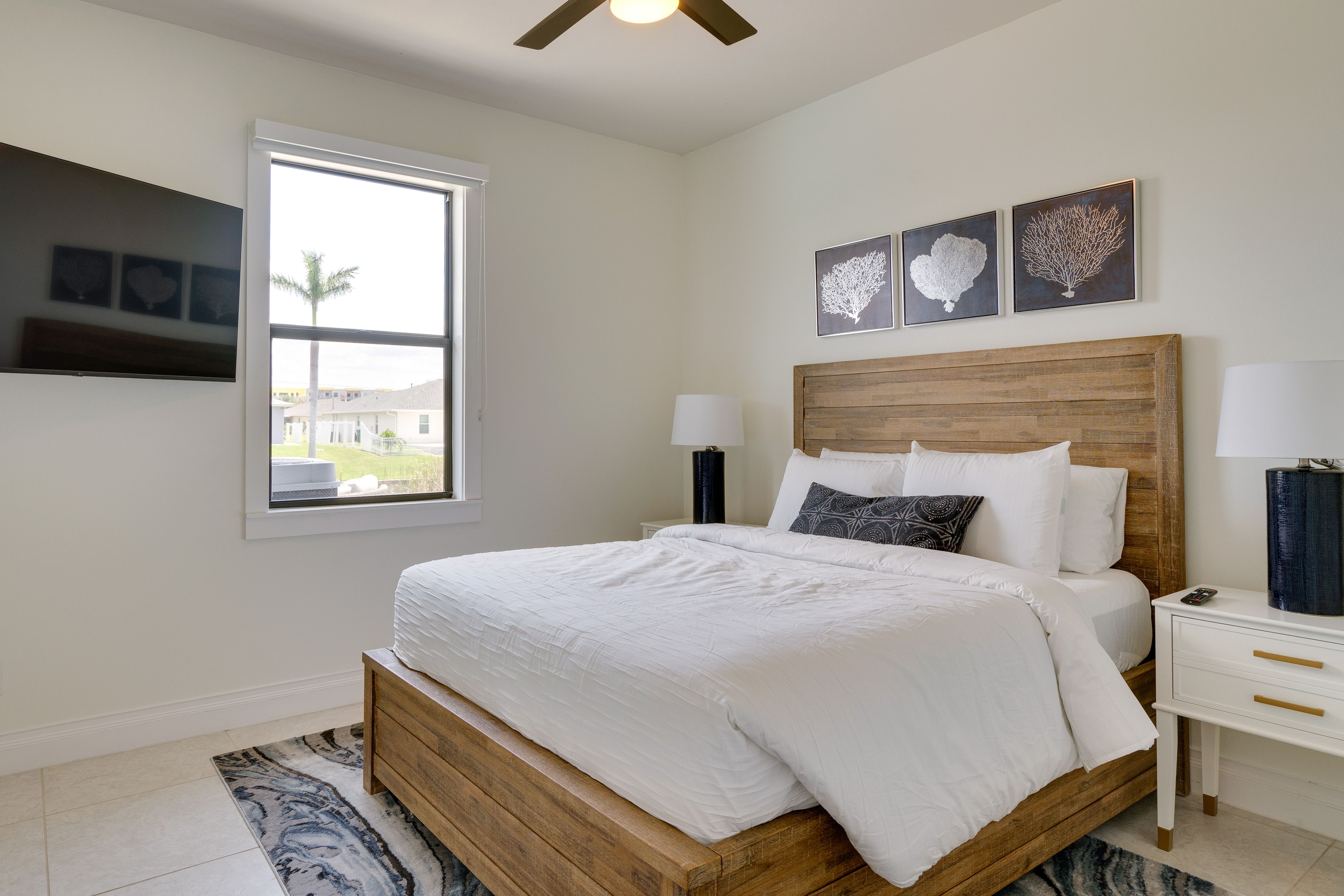 Bedroom 3 | Queen Bed | Smart TV