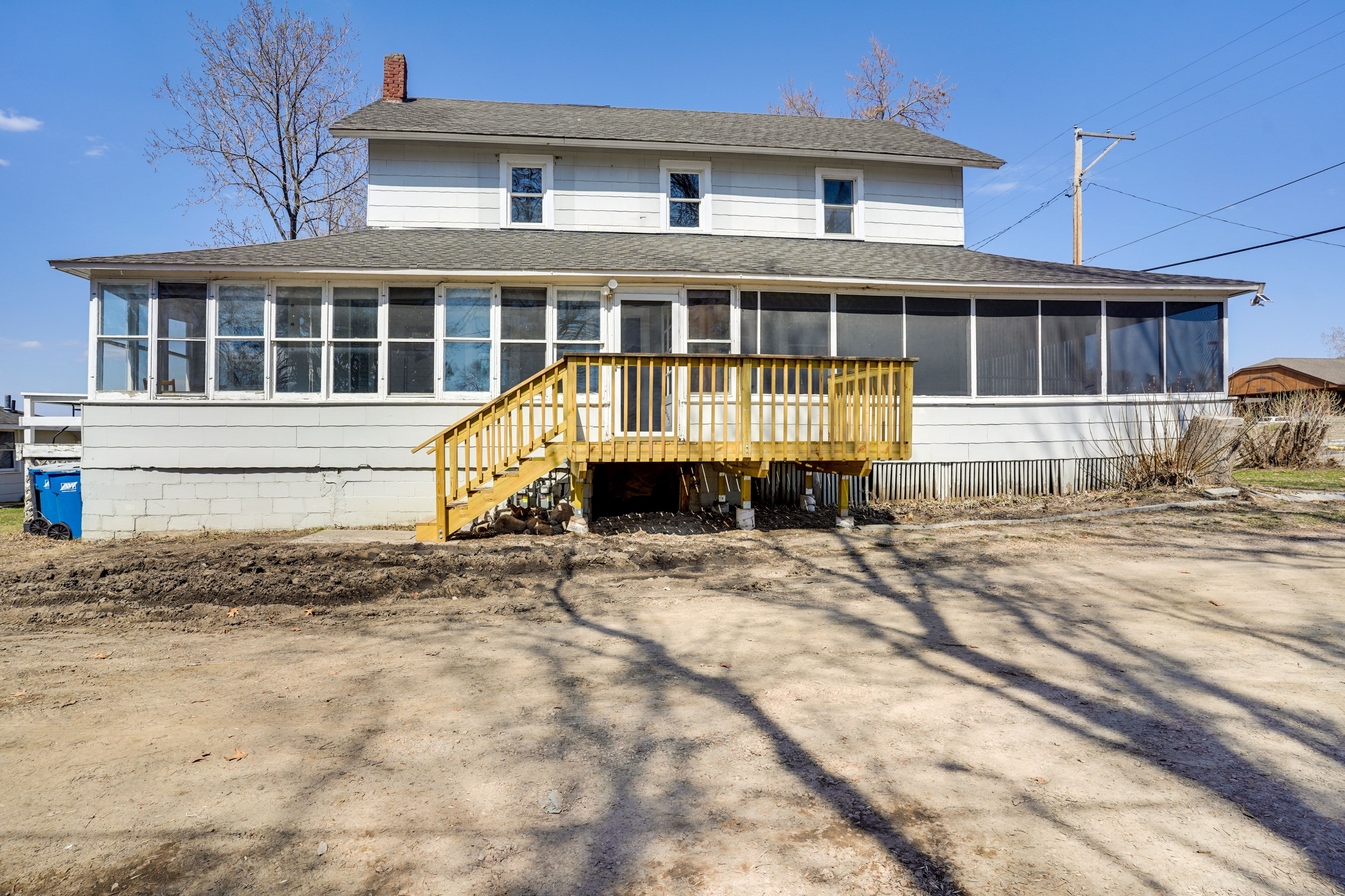 Parking | Community Lot (2 Vehicles) | Street Parking | Trailers/Boats Welcome