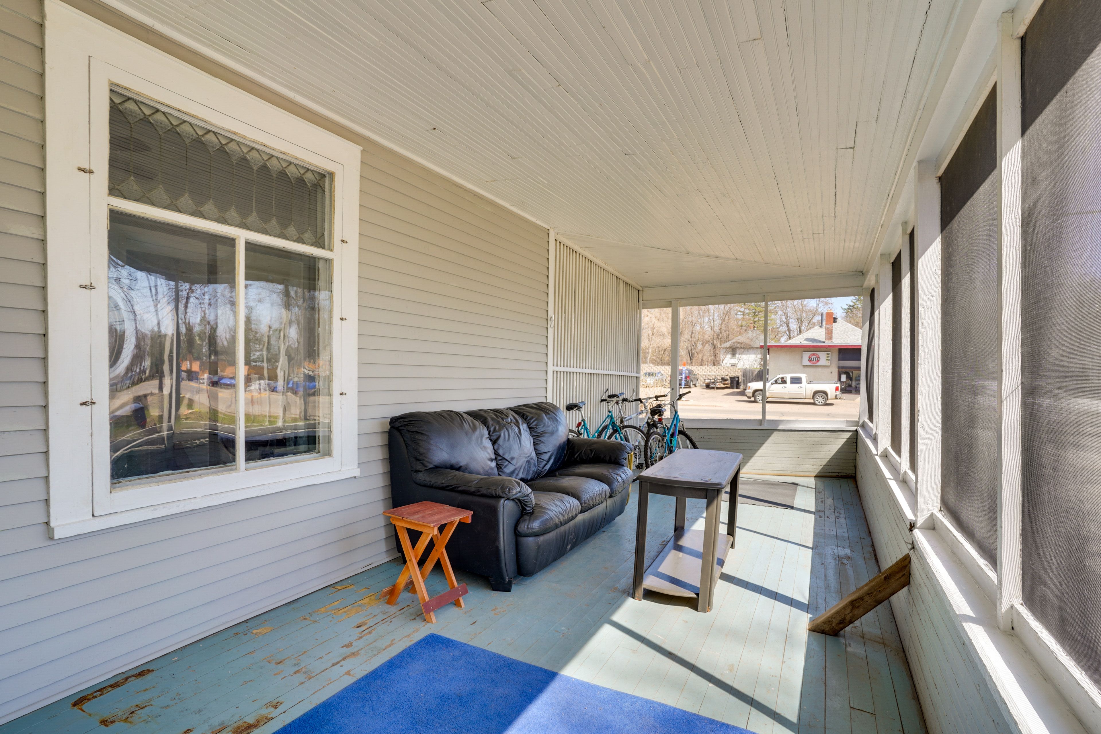 Screened Deck | Bicycles Provided