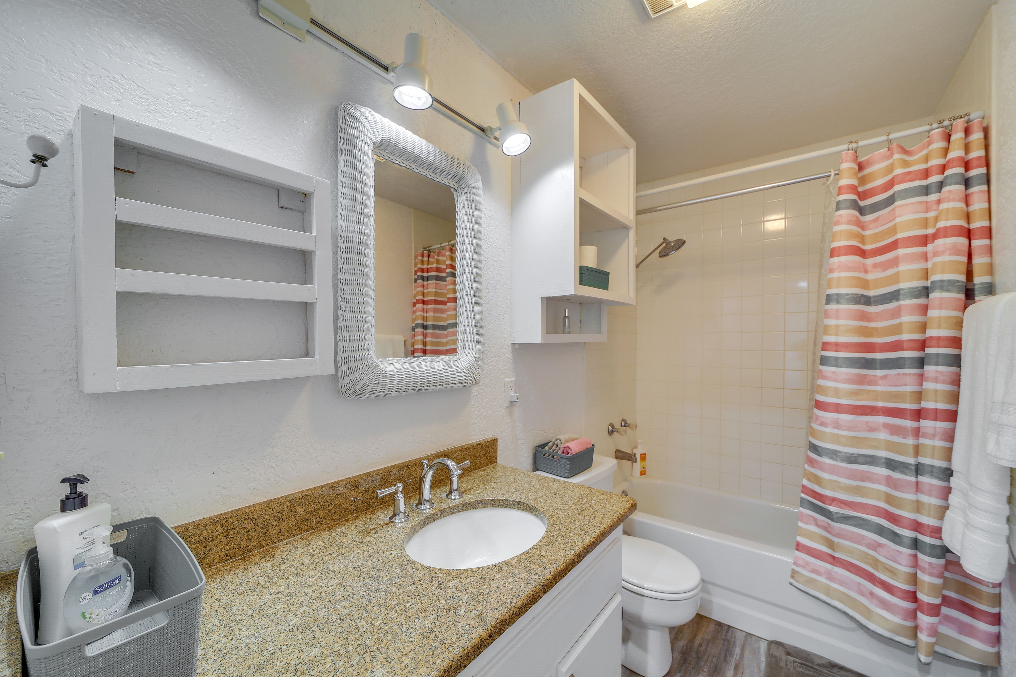 En-Suite Bathroom | Complimentary Toiletries