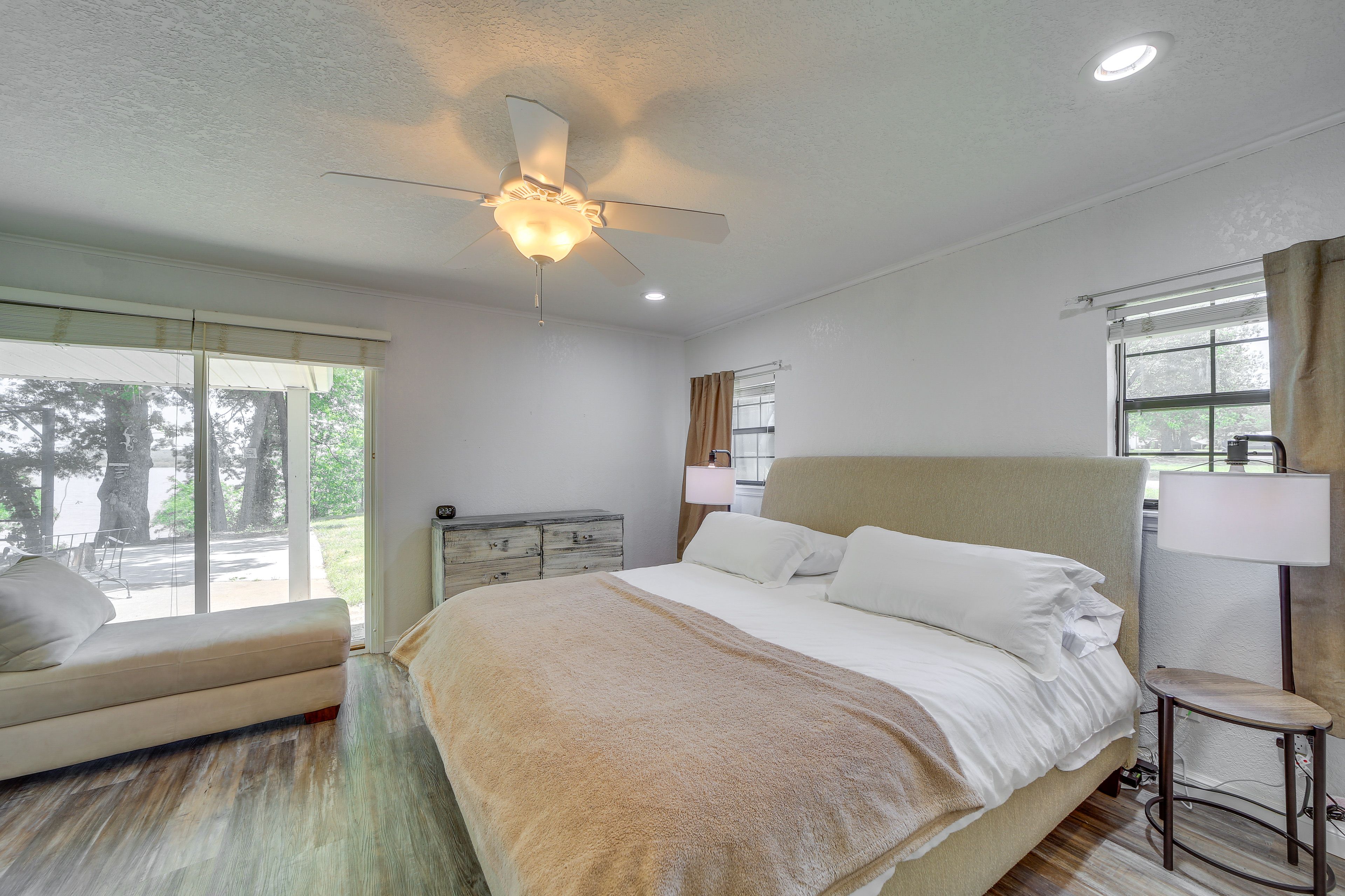 Bedroom 1 | King Bed | Linens & Towels Provided