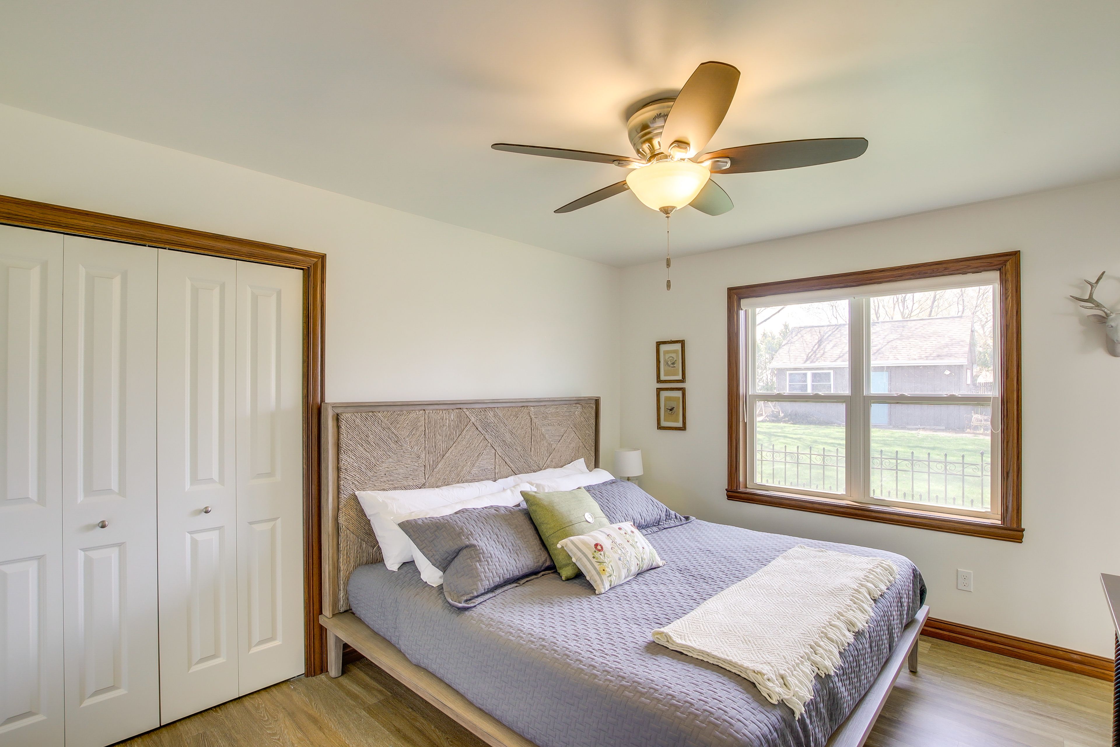 Bedroom 1 | King Bed