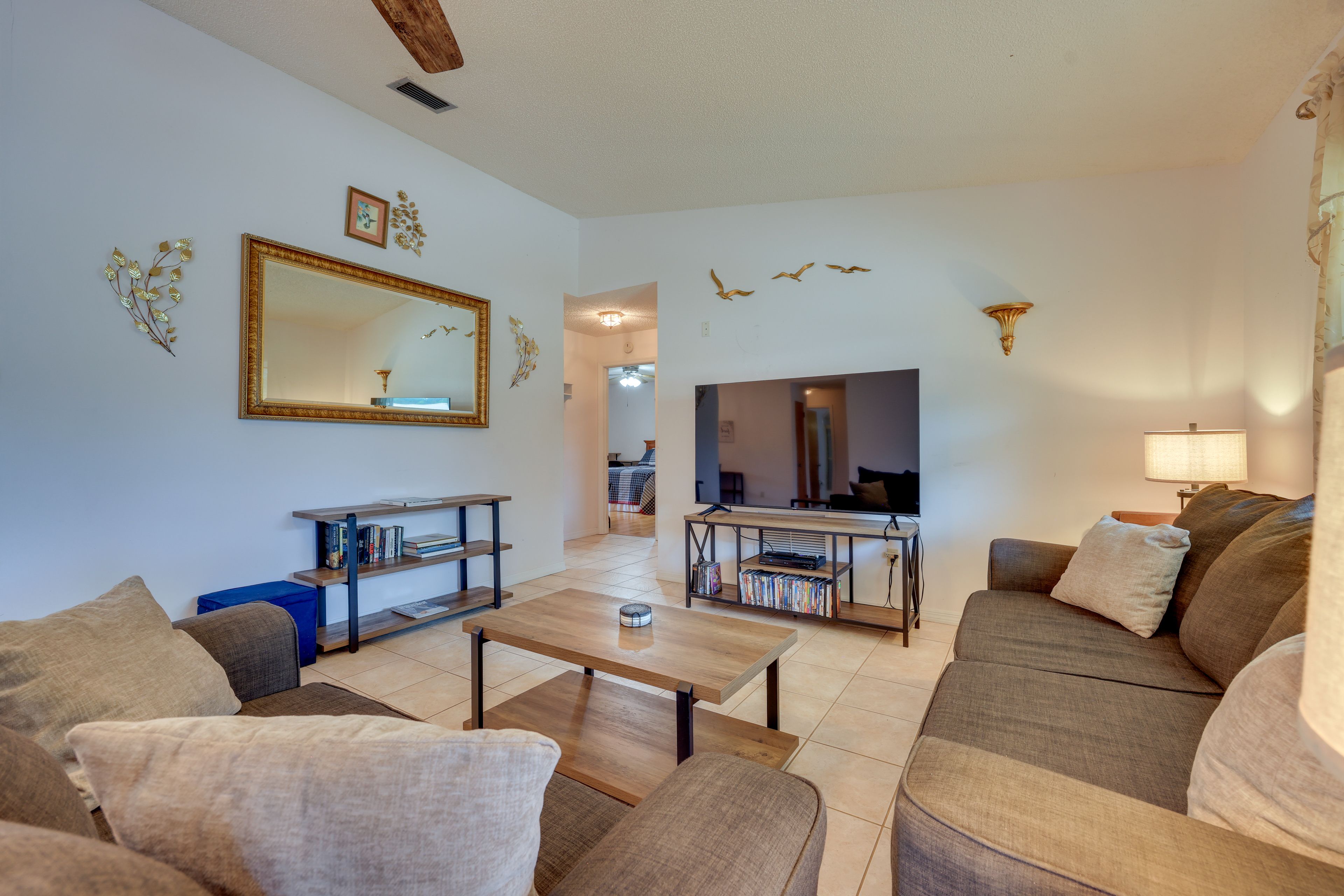Living Area | Smart TV | Board Games | Pool Table