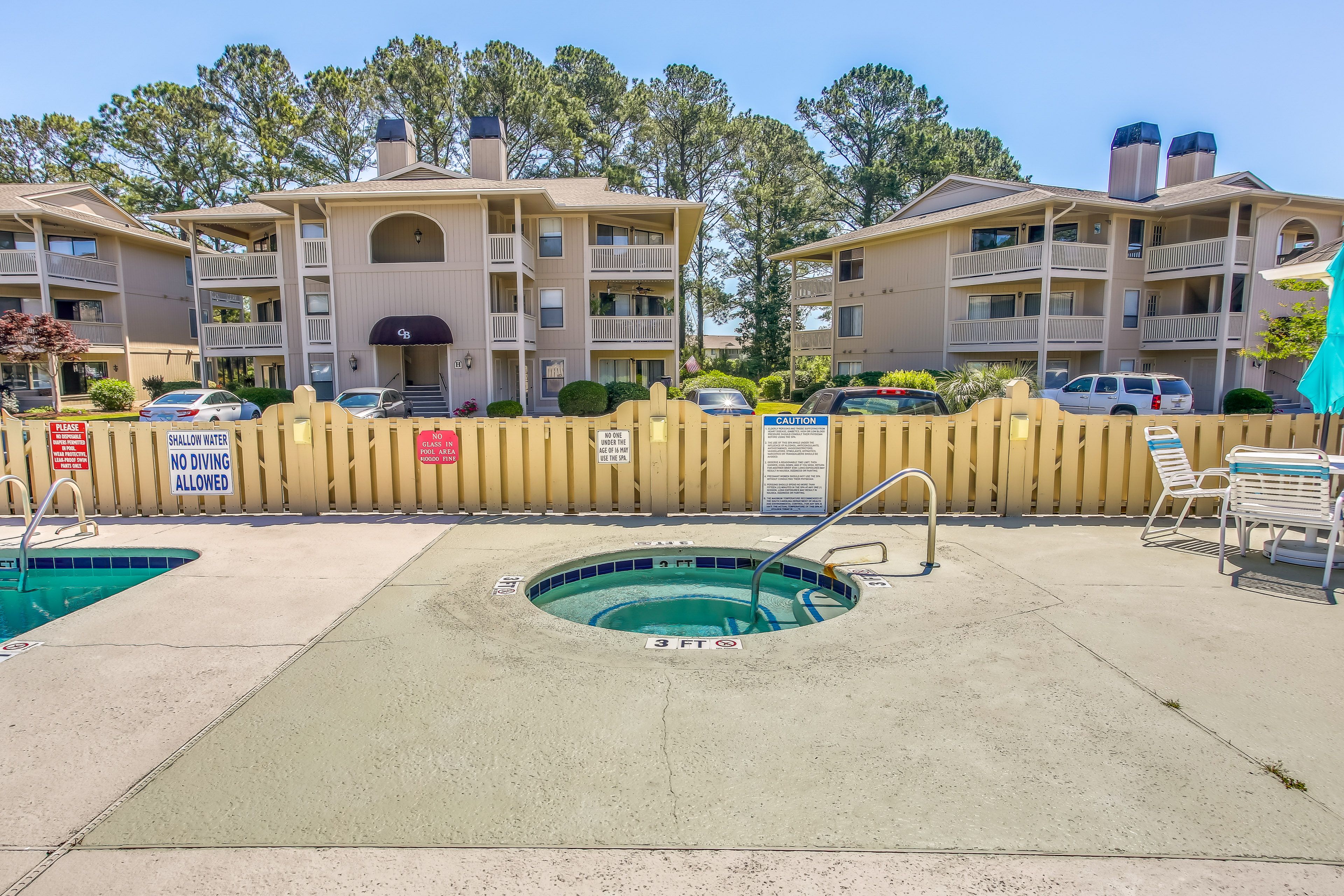 Community Pool & Hot Tub
