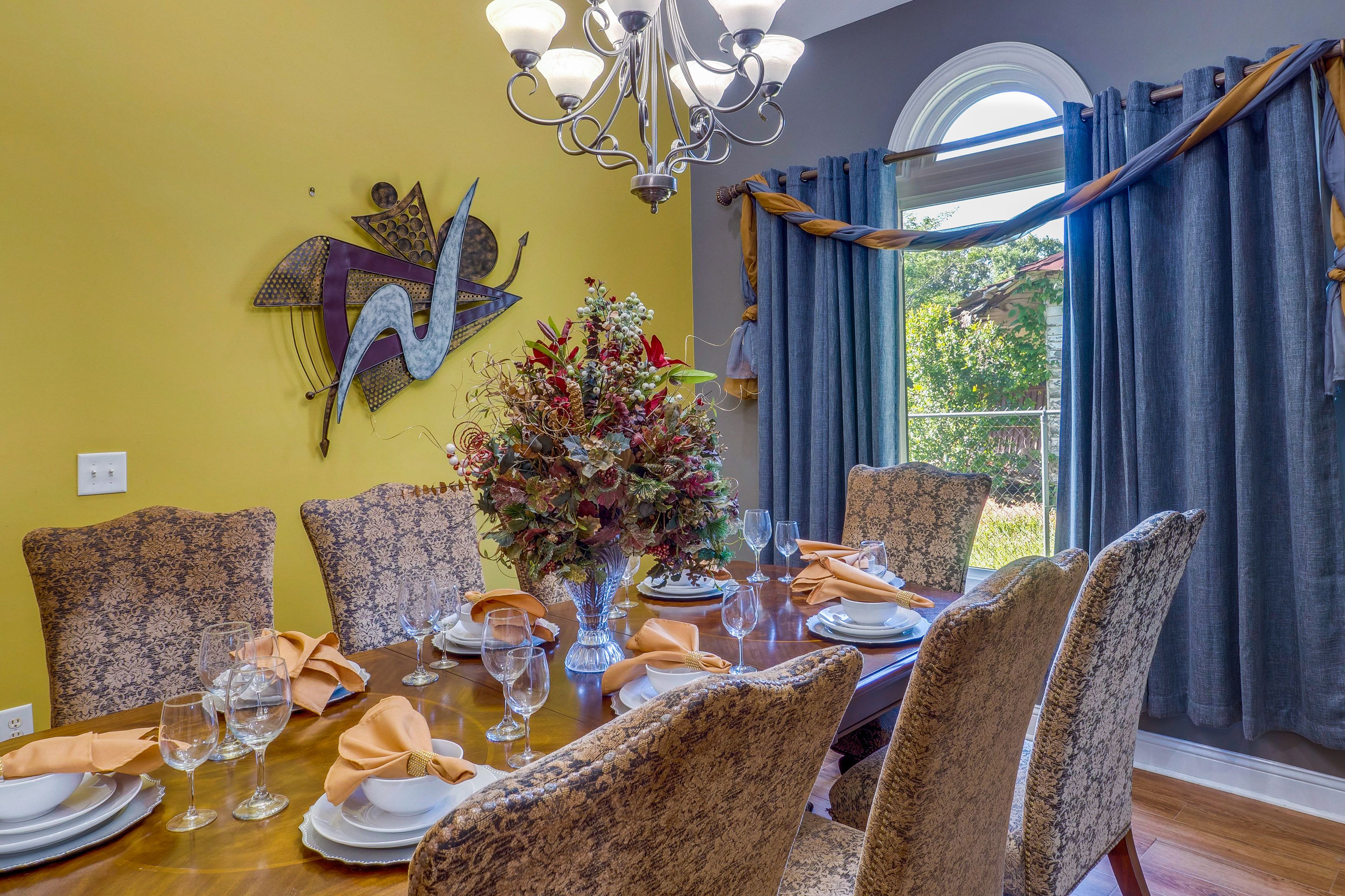 Dining Room | Dishware & Flatware | Trash Bags & Paper Towels