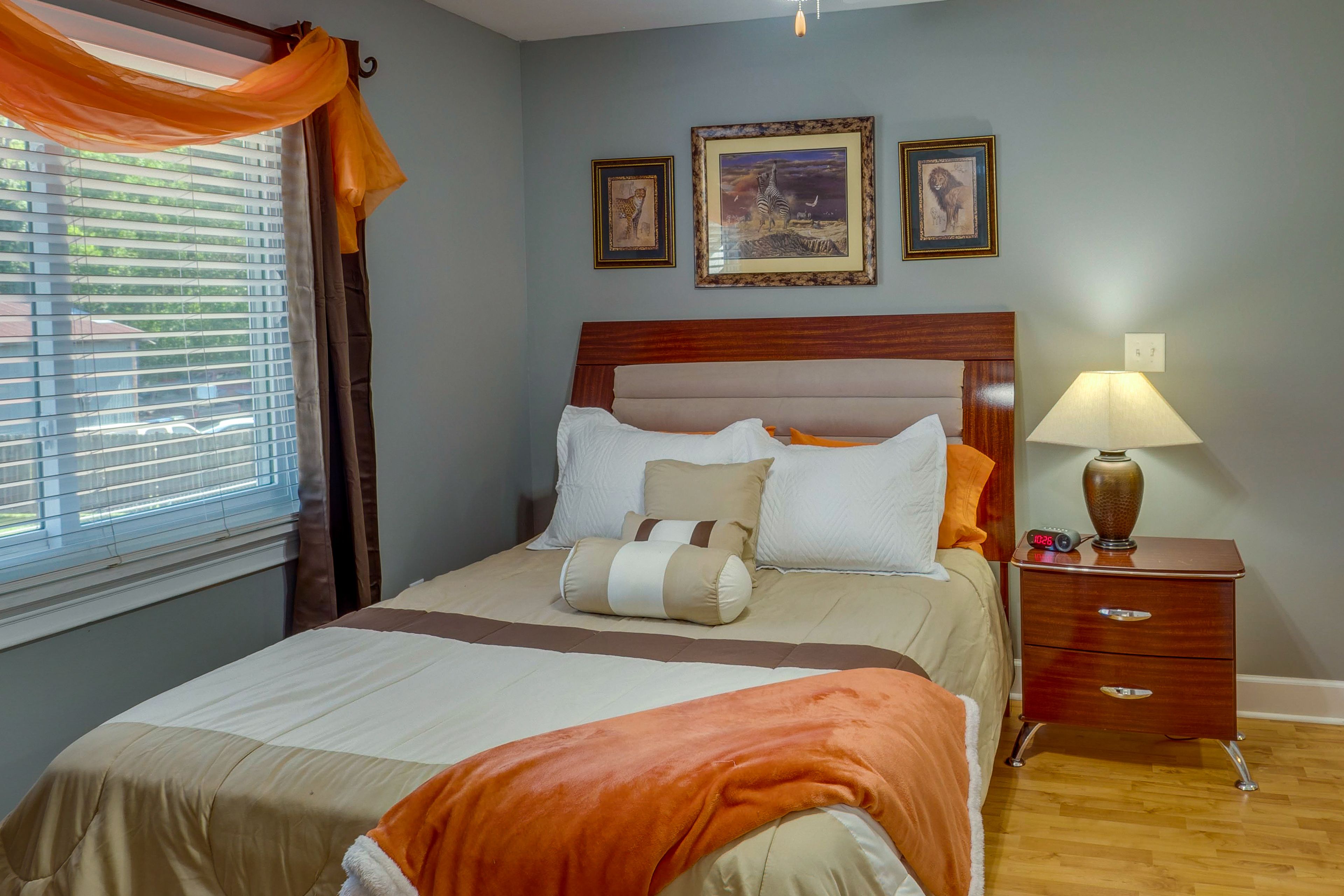 Bedroom 3 | Queen Bed
