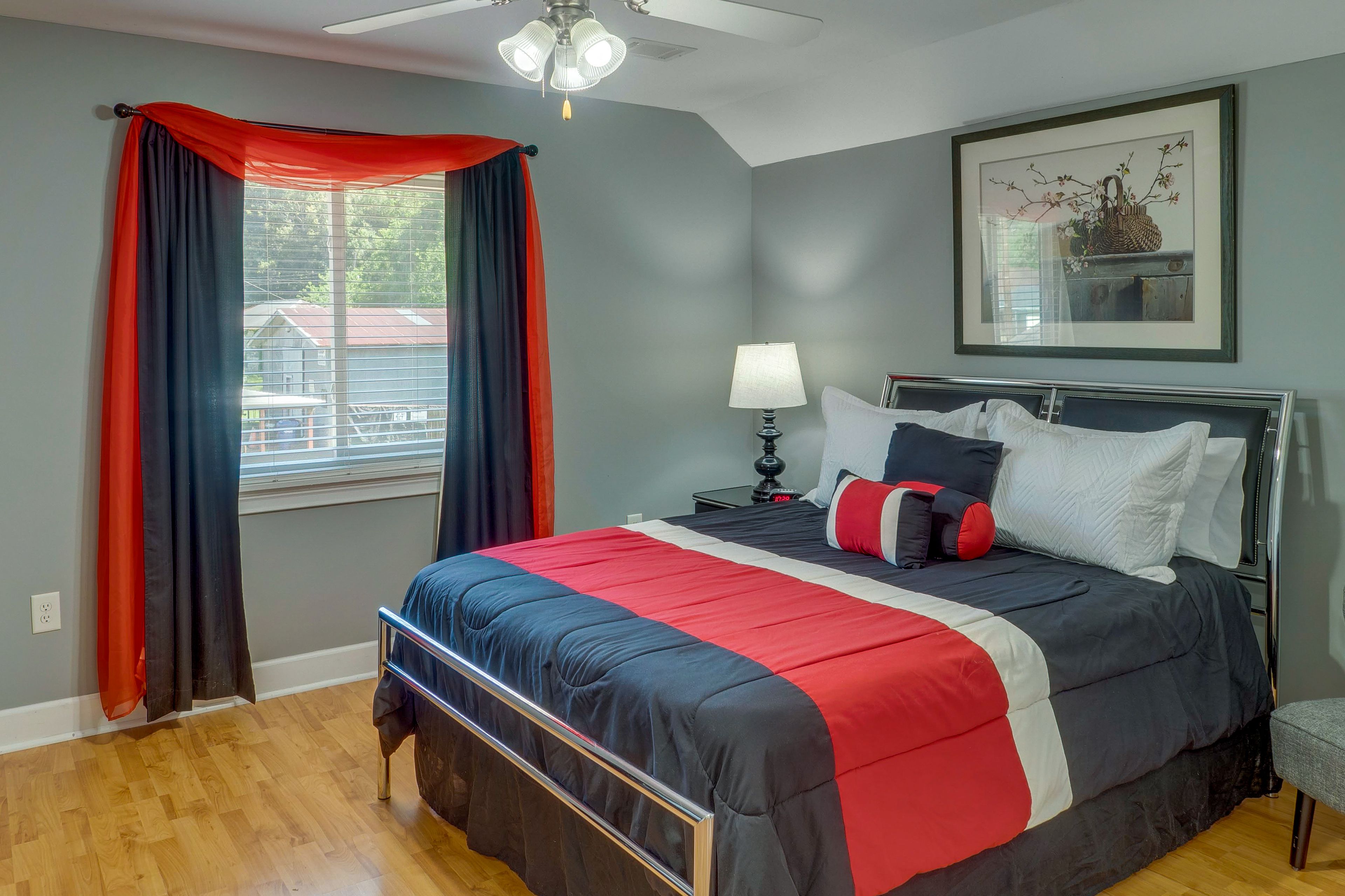 Bedroom 2 | Queen Bed