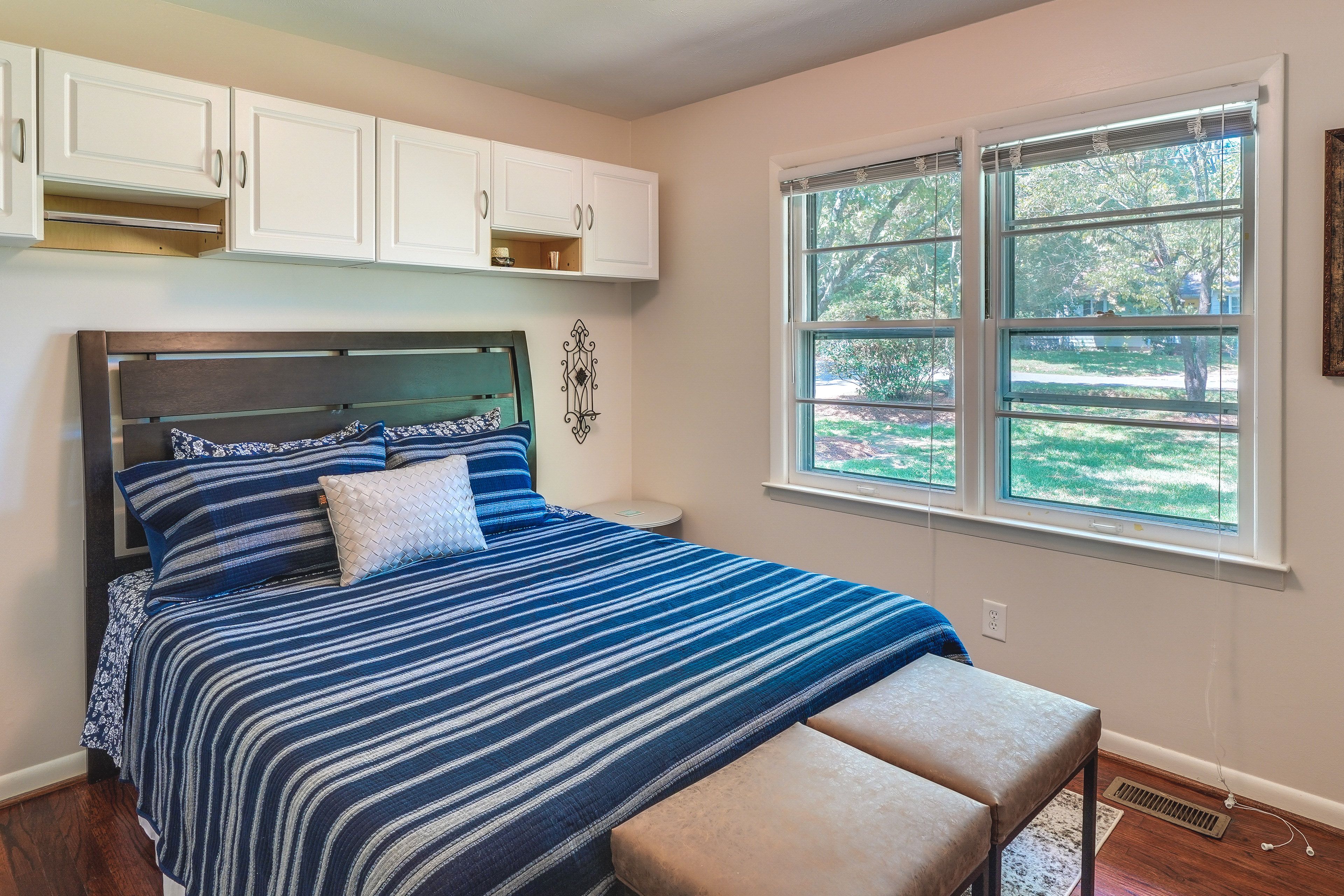Bedroom 3 | Queen Bed
