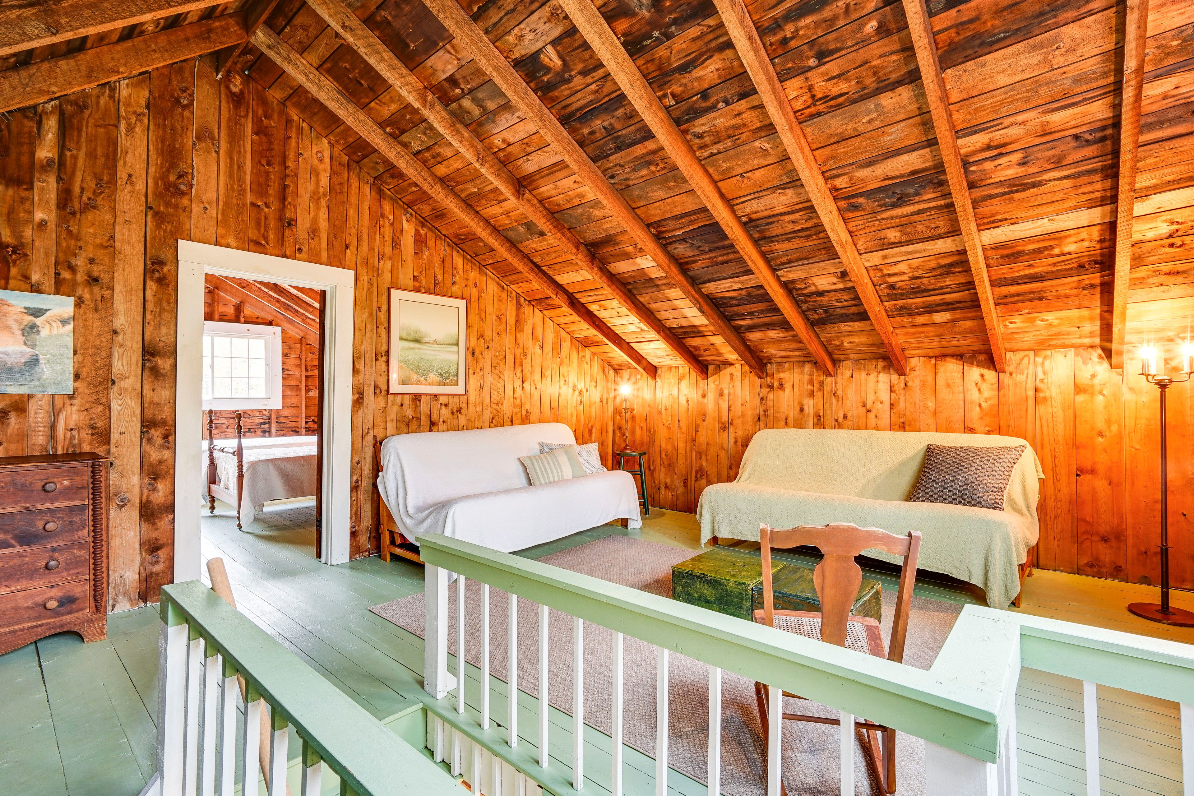 Den | 2 Full Futons | 2nd Floor