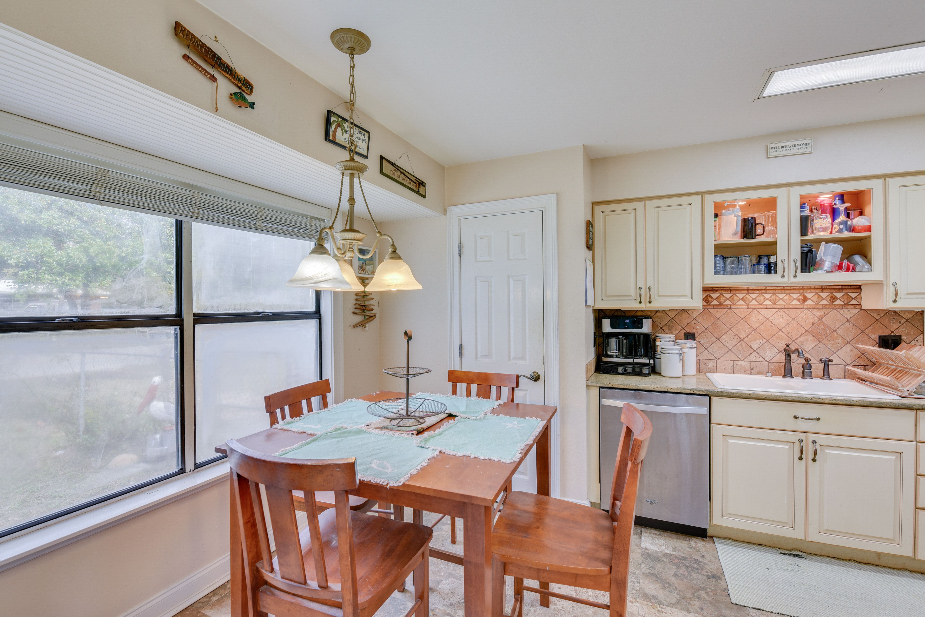 Dining Area 2 | Dishware/Flatware Provided
