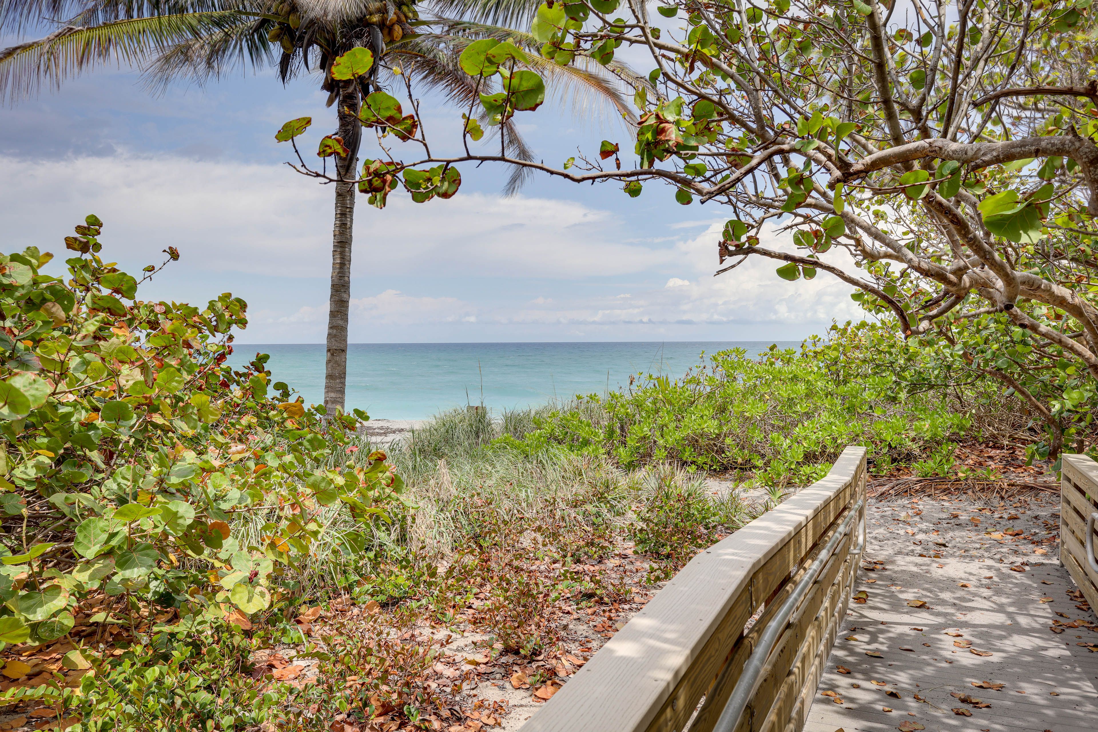 Juno Beach - Public Beach Access (Walking Distance)